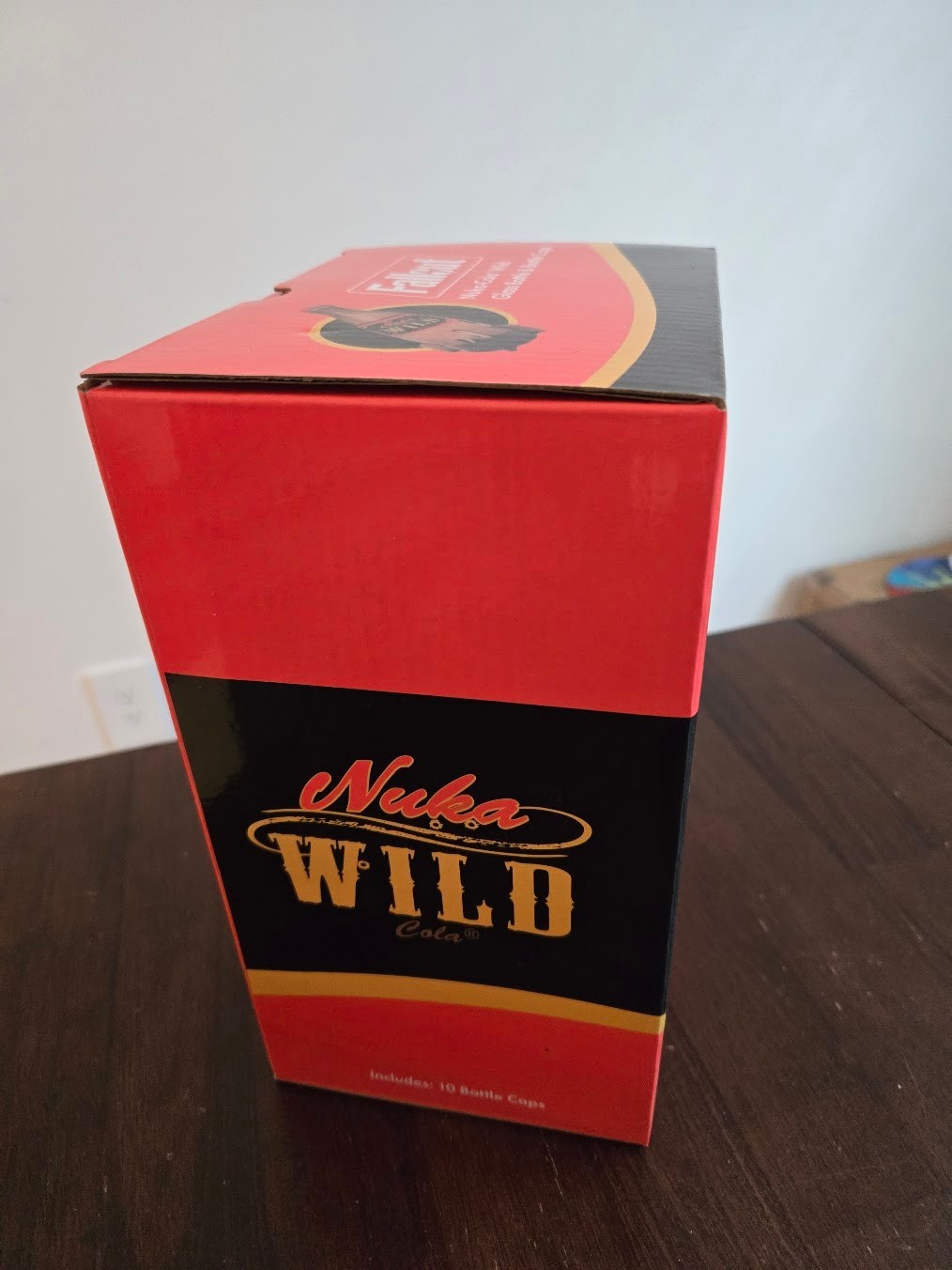 Fallout Nuka-Cola Wild Glass Rocket Bottle + 10 Bottle Caps Bethesda New Sealed