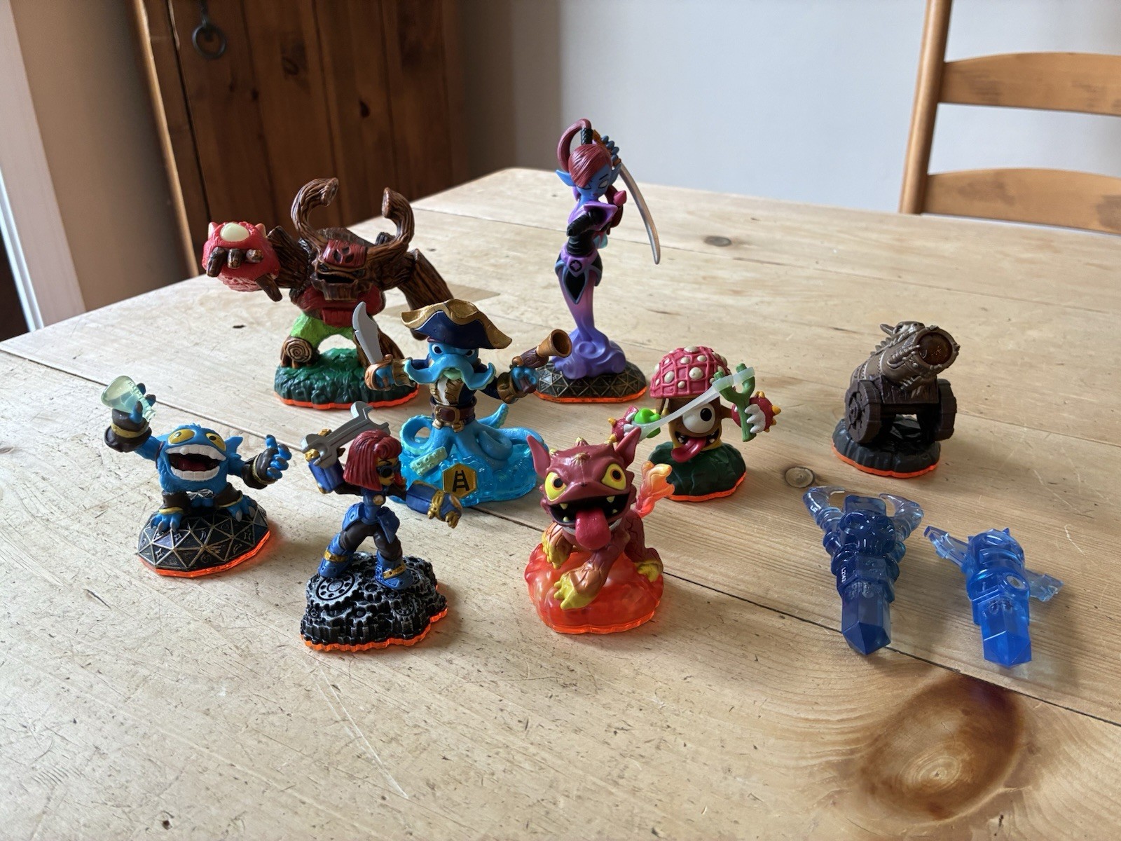 Skylanders Figure Lot – 10 Items: Tree Rex, Ninjini, Hot Dog, Traps & More!