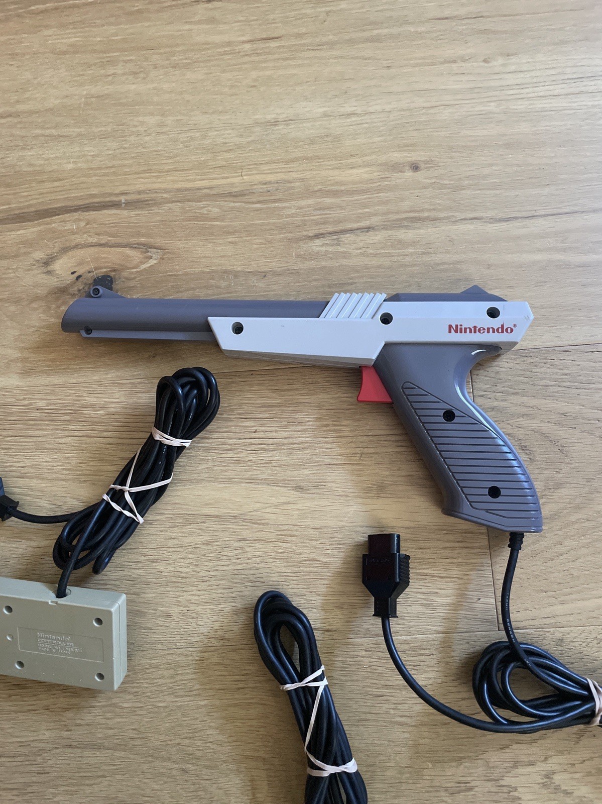 Original 1985 Nintendo Zapper Light Gun – Gray Model (NES-005) & 2 Controllers