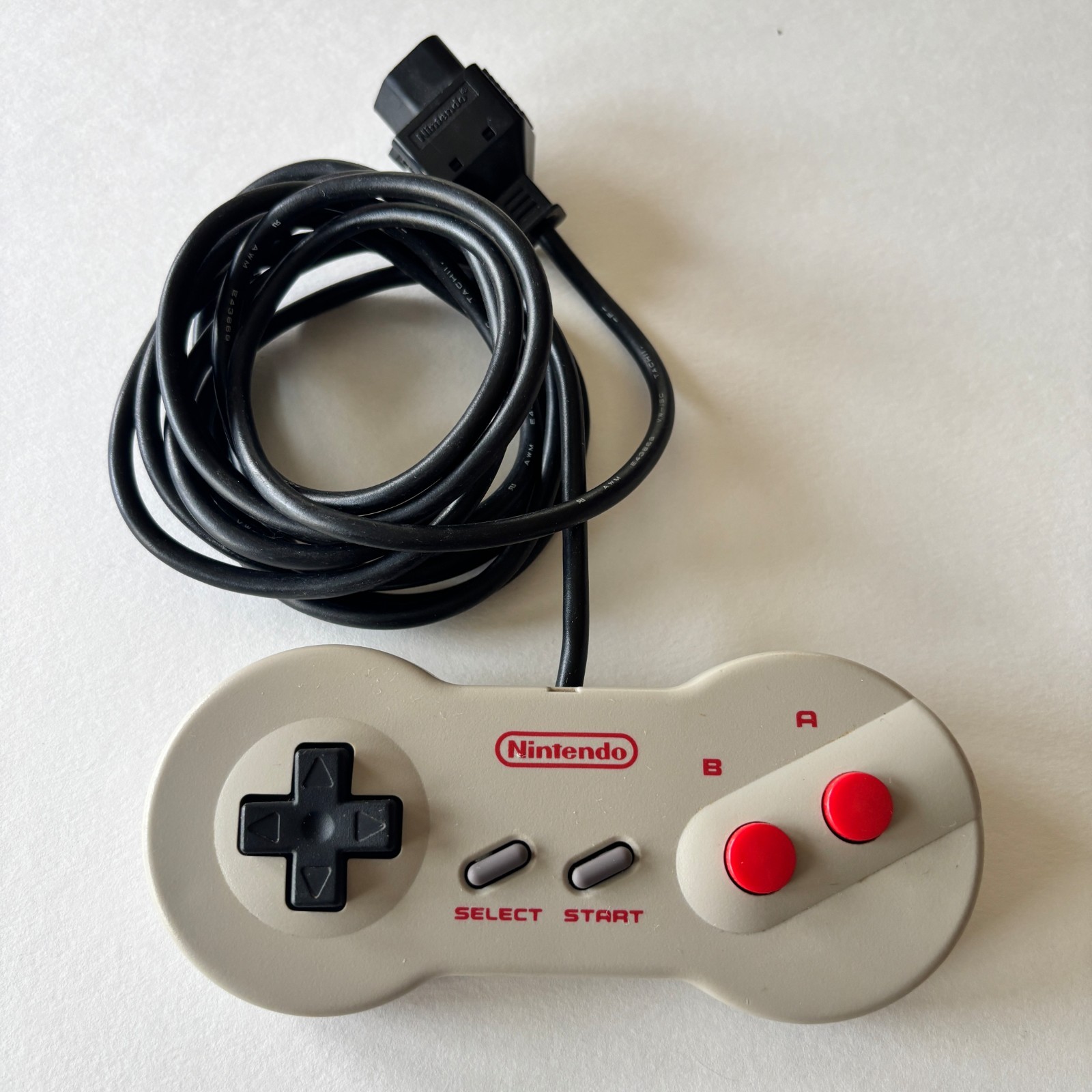 Nintendo NES Original Authentic OEM Dog Bone Controller NES-039 Tested & Works