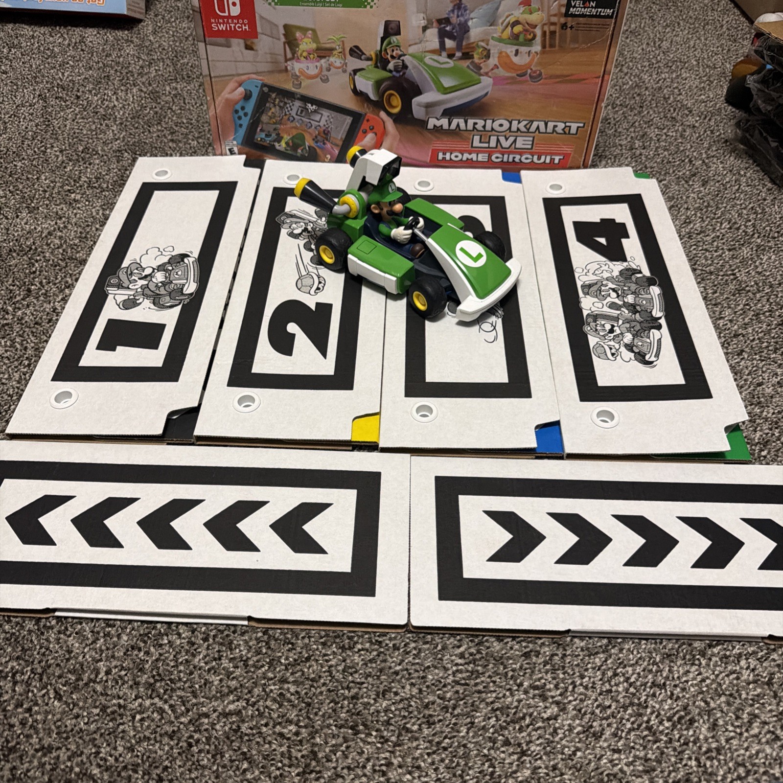 Mario Kart Live: Home Circuit -Luigi Set – Nintendo Switch everything included