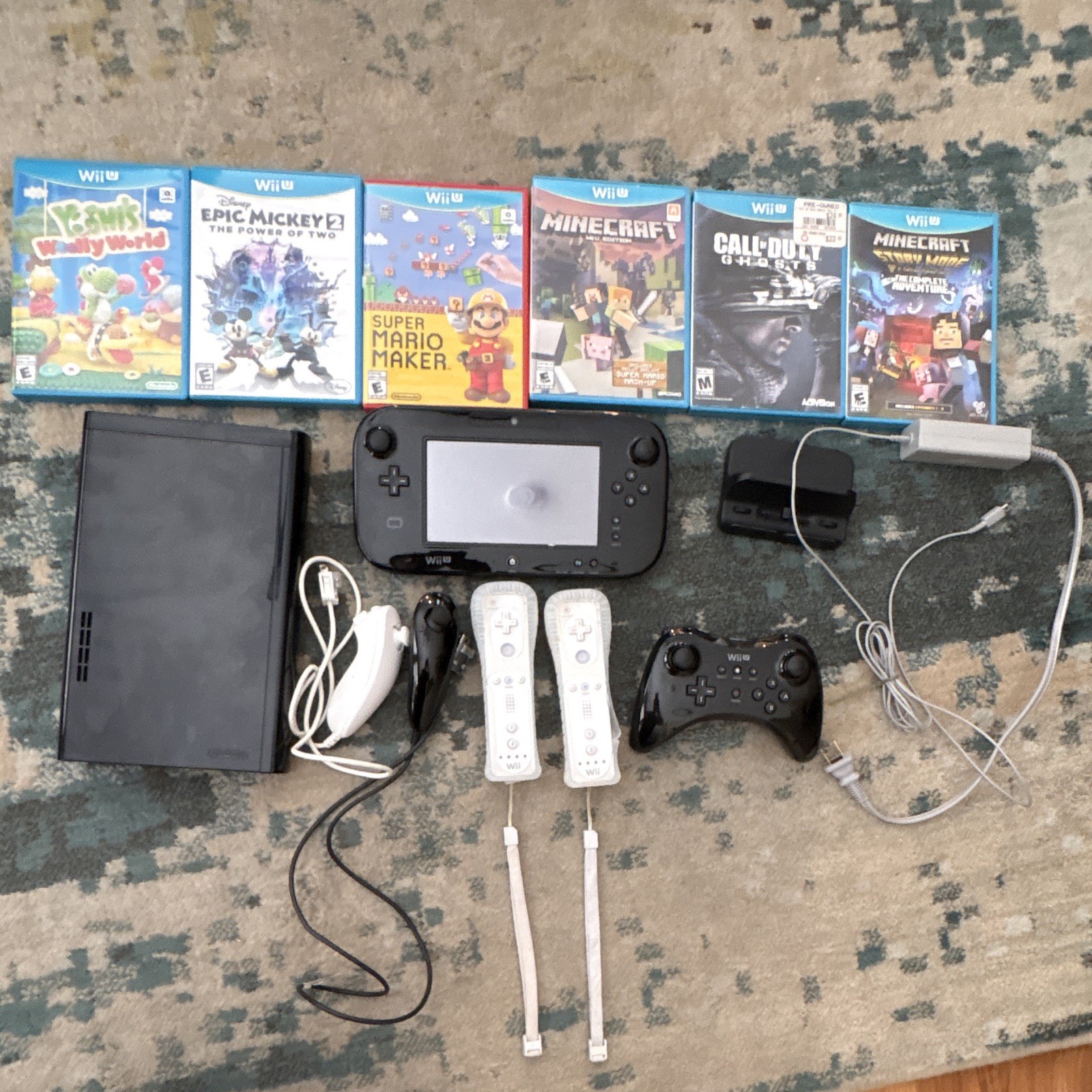 Nintendo Wii U Console Bundle w/ GamePad Dock AC Adapter & Games Lot