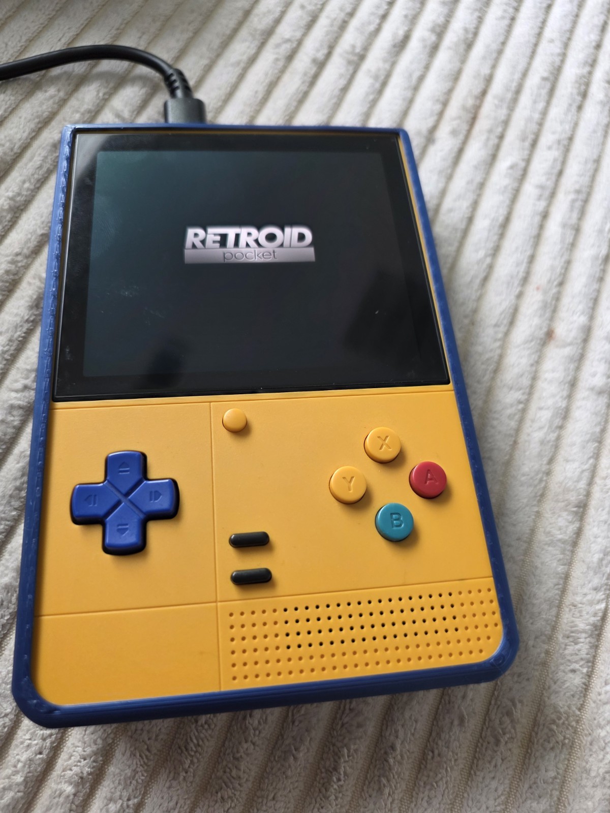 Retroid Pocket Classic PKM Yellow 6gb/128gb Oled Screen