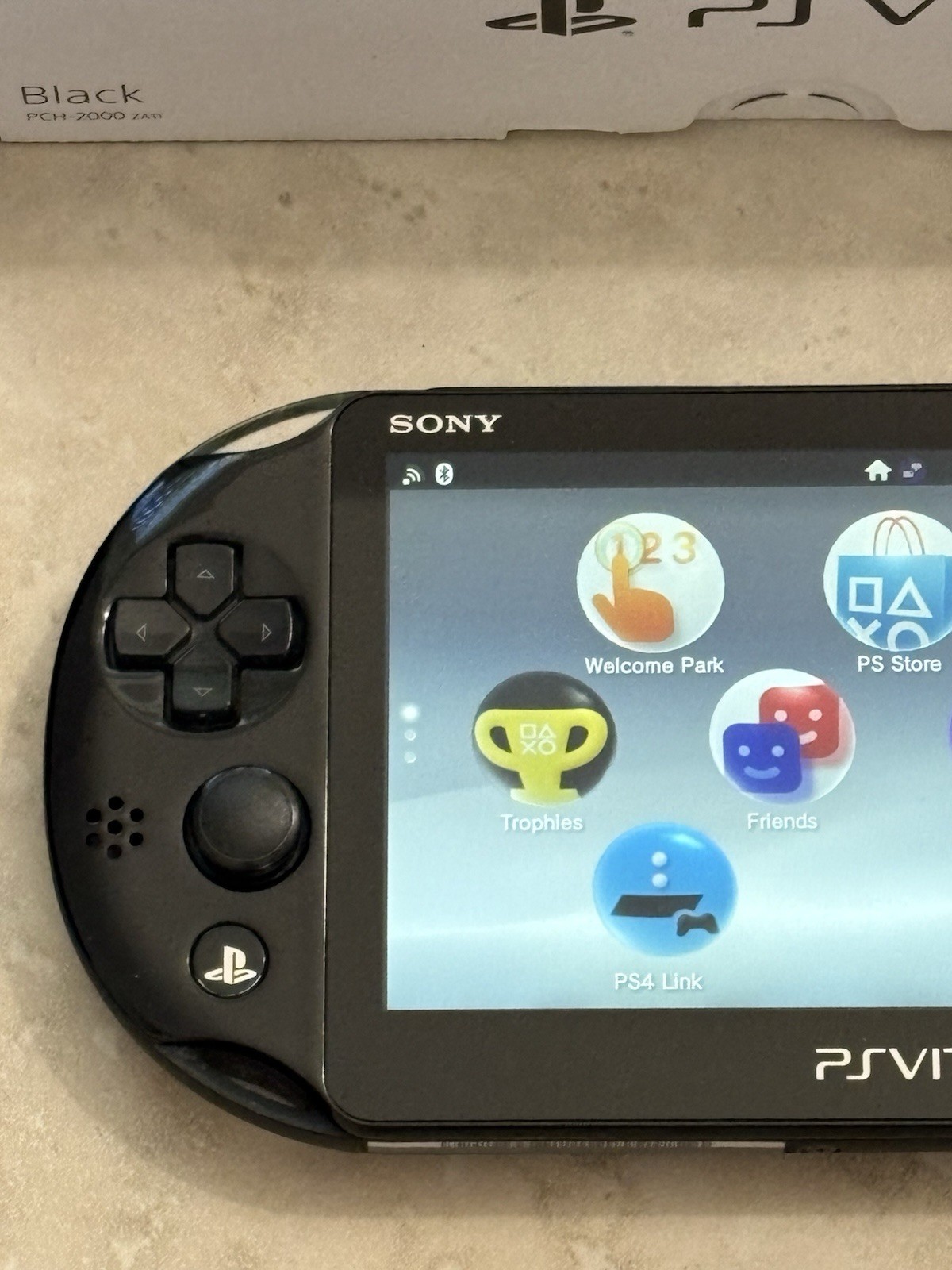 Sony PS Vita PCH-2000 Complete In Box – Black 8GB Very Good Condition