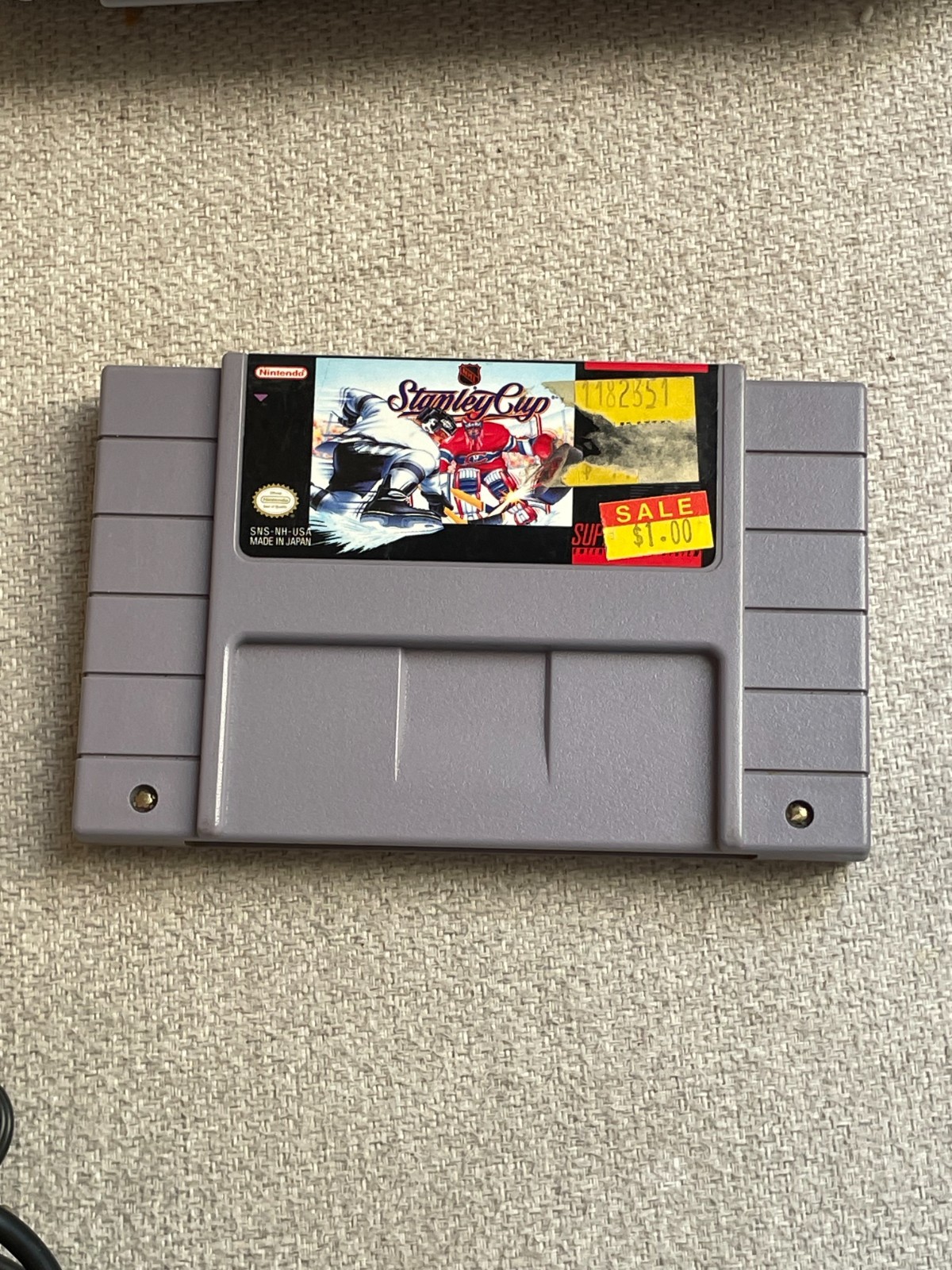 SUPER NINTENDO SNES CONSOLE WITH 2 CONTROLLERS & NHL STANLEY CUP GAME TESTED
