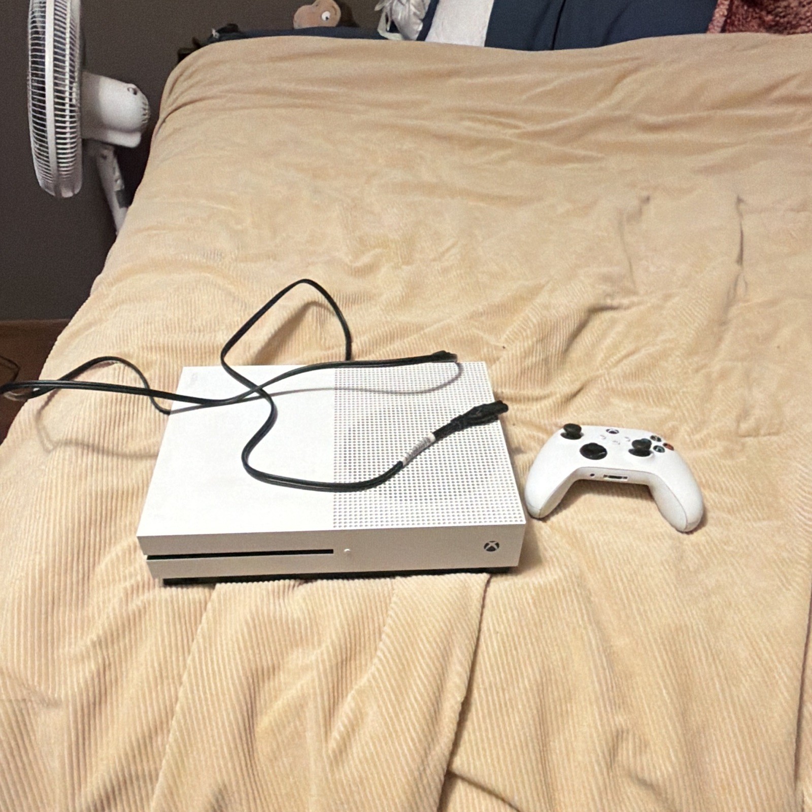 Microsoft Xbox One S 1TB 4K UHD Blu-Ray White Console w/ White Controller Cables