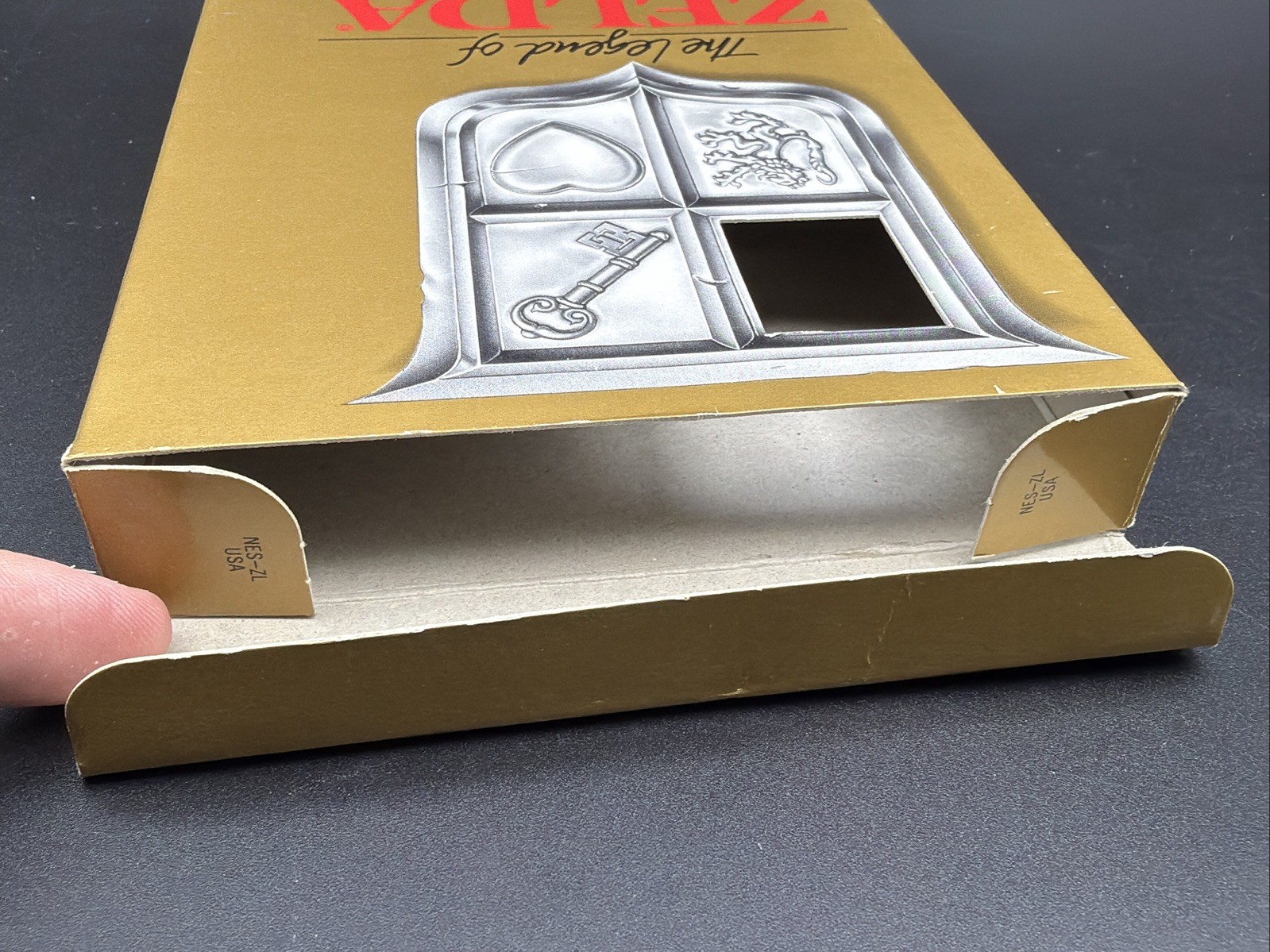 The Legend Of Zelda Oval Seal Box Original Nintendo Entertainment System NES CIB