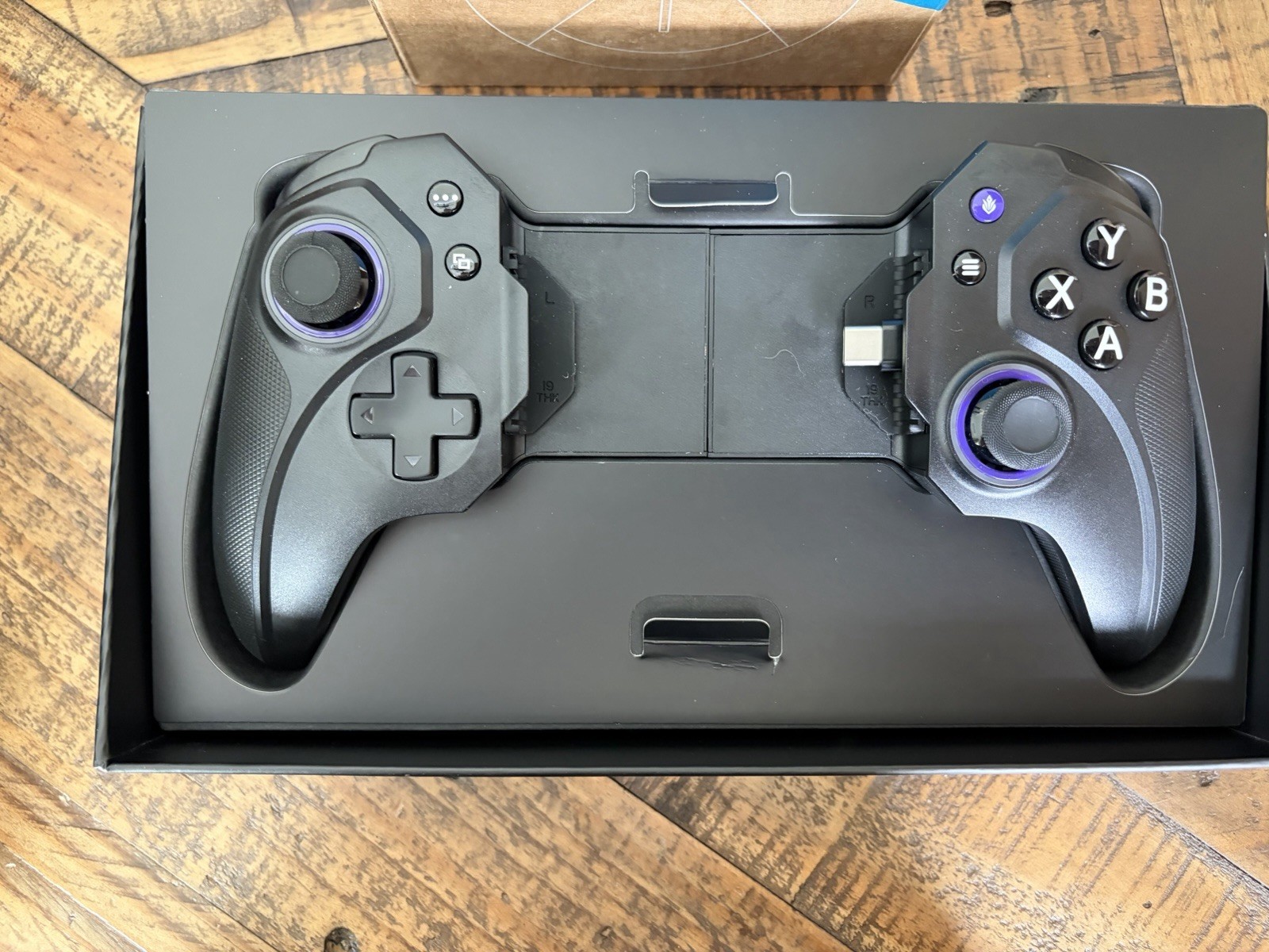 ELO Vagabond Mobile Gaming Controller USB-C, Compatible with iPhone/Android