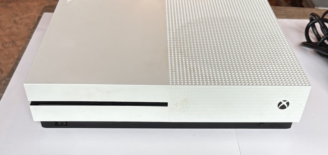 Microsoft Xbox One S 1TB Console Bundle w/ 2 Controllers & 19 Games all Tested!