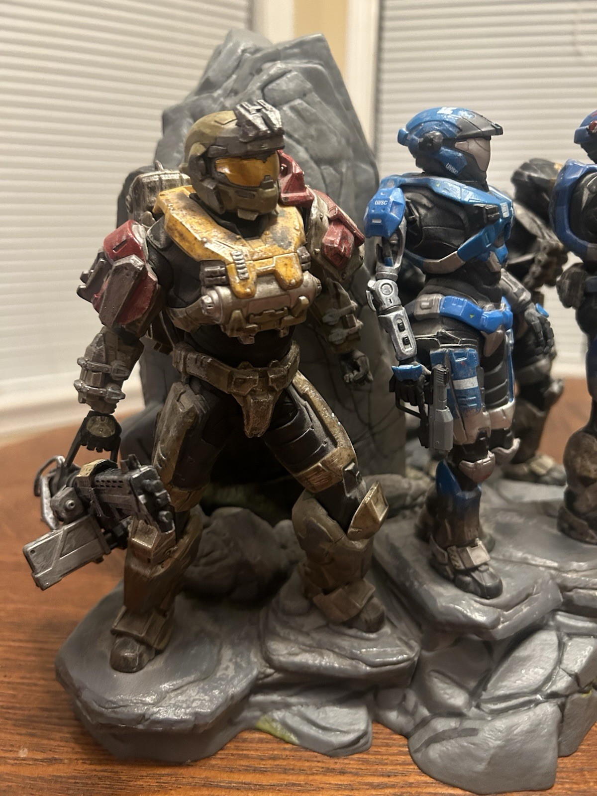 Halo Reach Legendary Edition Statue Noble (MISSING SOME WEAPONS)