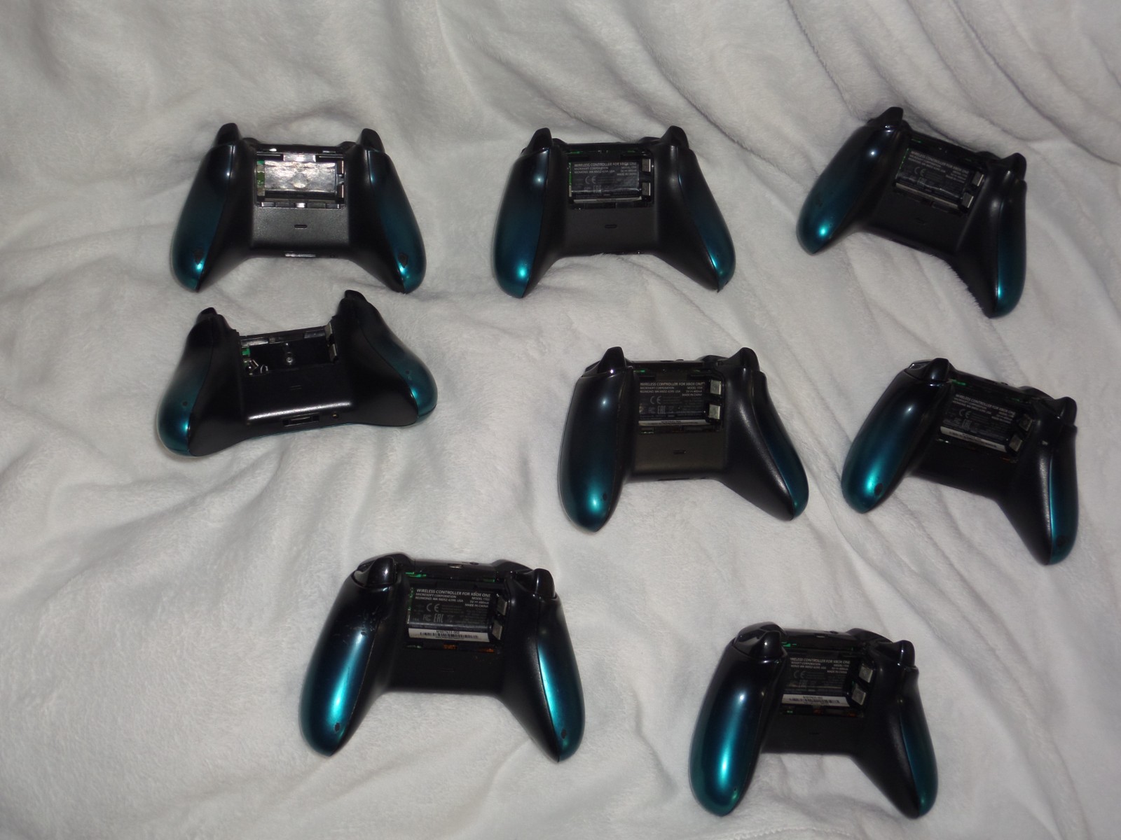 Lot of 8 Xbox One Limited Edition (Ocean Shadow) Controllers – Parts/ Repair.