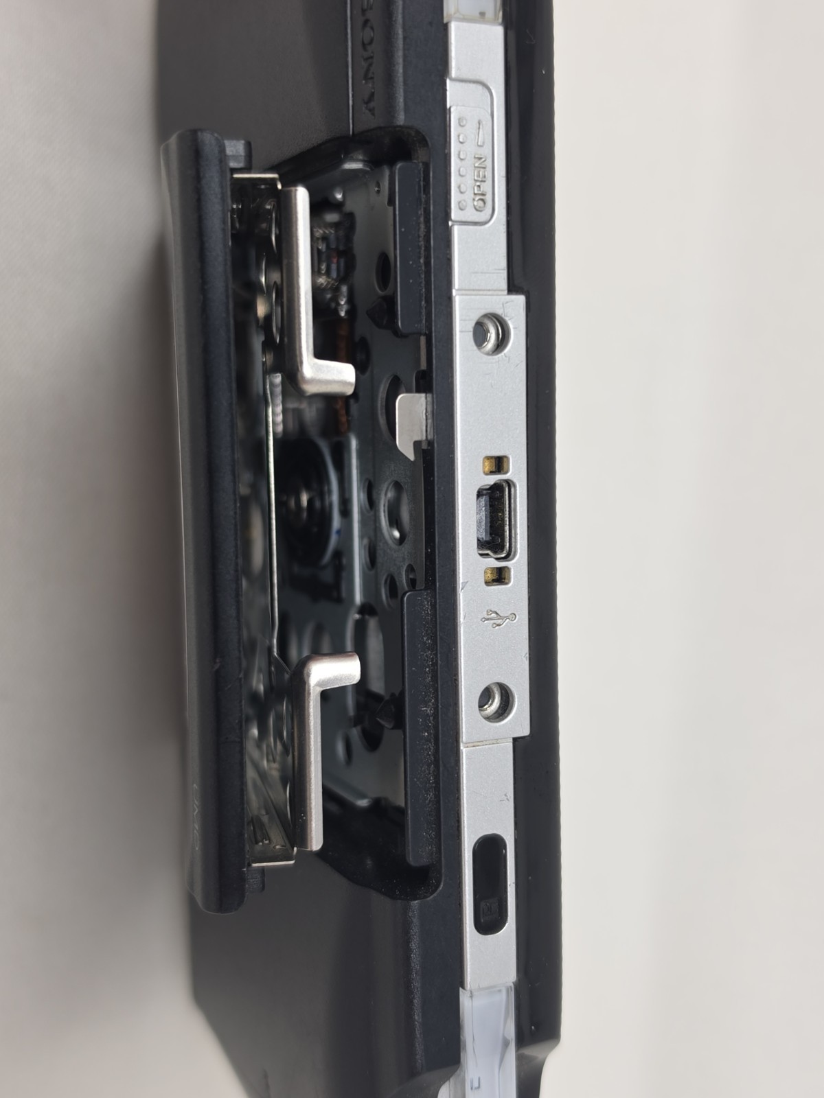 Sony PSP-1001 PlayStation Portable Console Black for Parts Repair Only Powers On