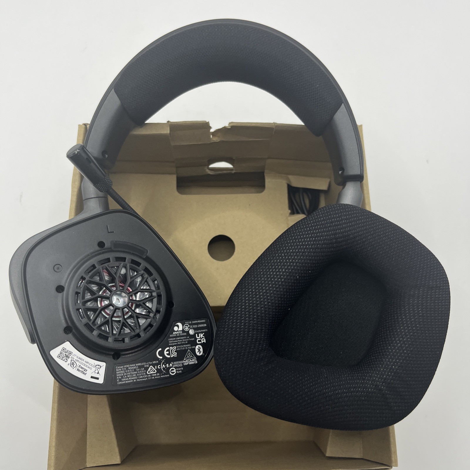 Corsair Void v2 MAX Wireless Gaming Headset for PC, PS5/4, Mobile -NOT WORKING-