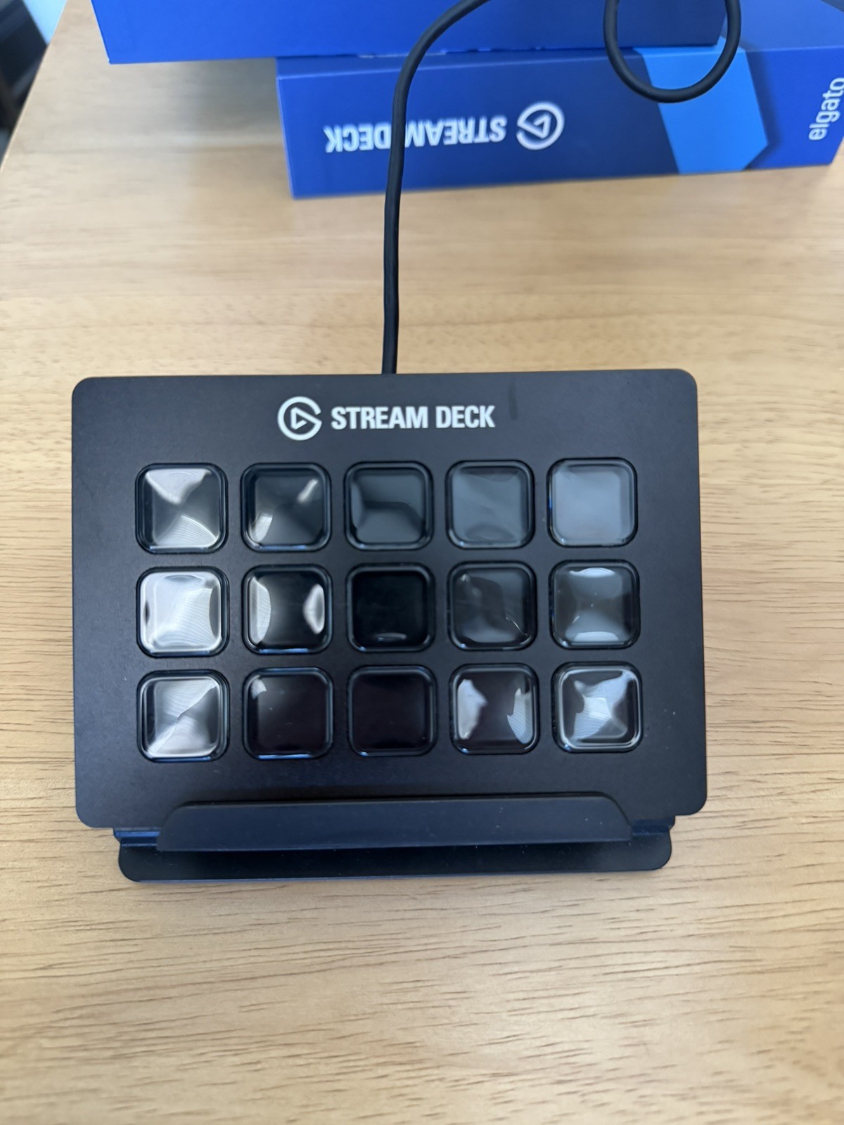 Elgato Stream Deck Live Content Creation Controller – Black, 15 Keys