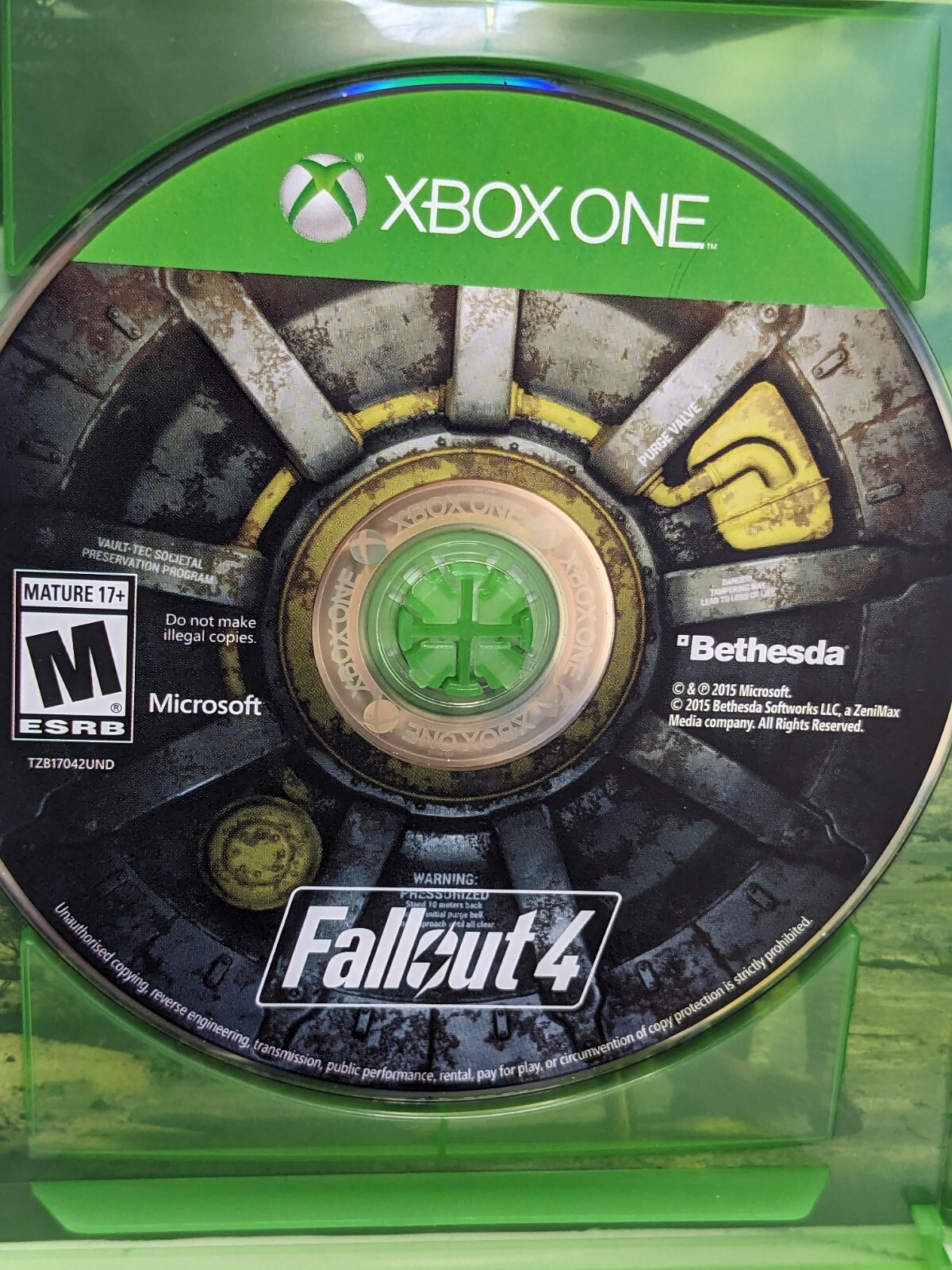 Fallout 4 (Xbox One, 2015) w/ Survivor Guide & Poster