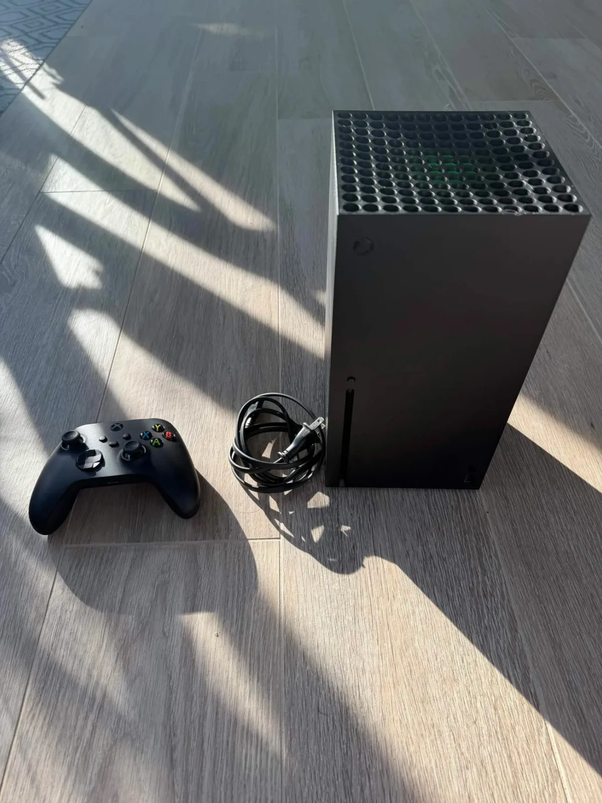 Microsoft Xbox Series X 1TB + Controller – Black