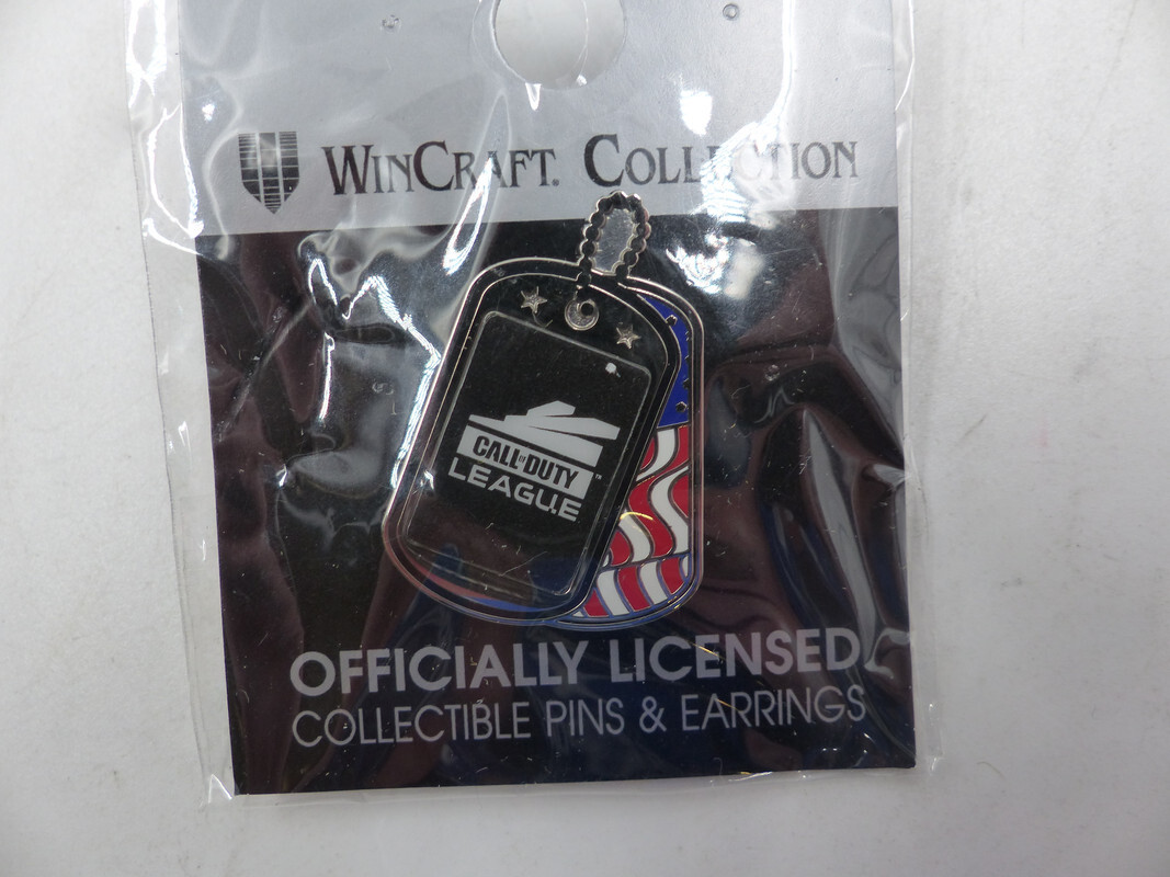 LOT OF 4 WINCRAFT COLLECTION CALL OF DUTY LEAGUE DOG TAG COLLECTIBLE PINS