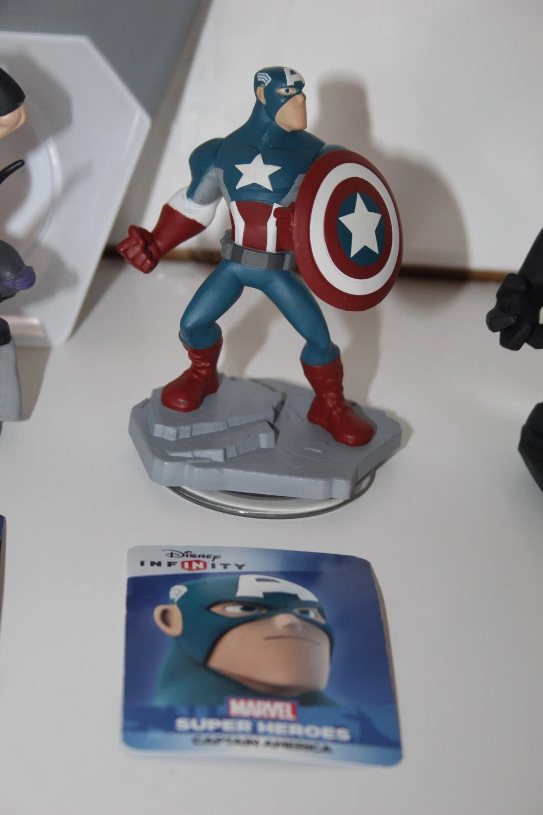Disney Infinity 2.0 Base Portal Lot 5 Figures Marvel Stitch Merida Venom Hawkeye