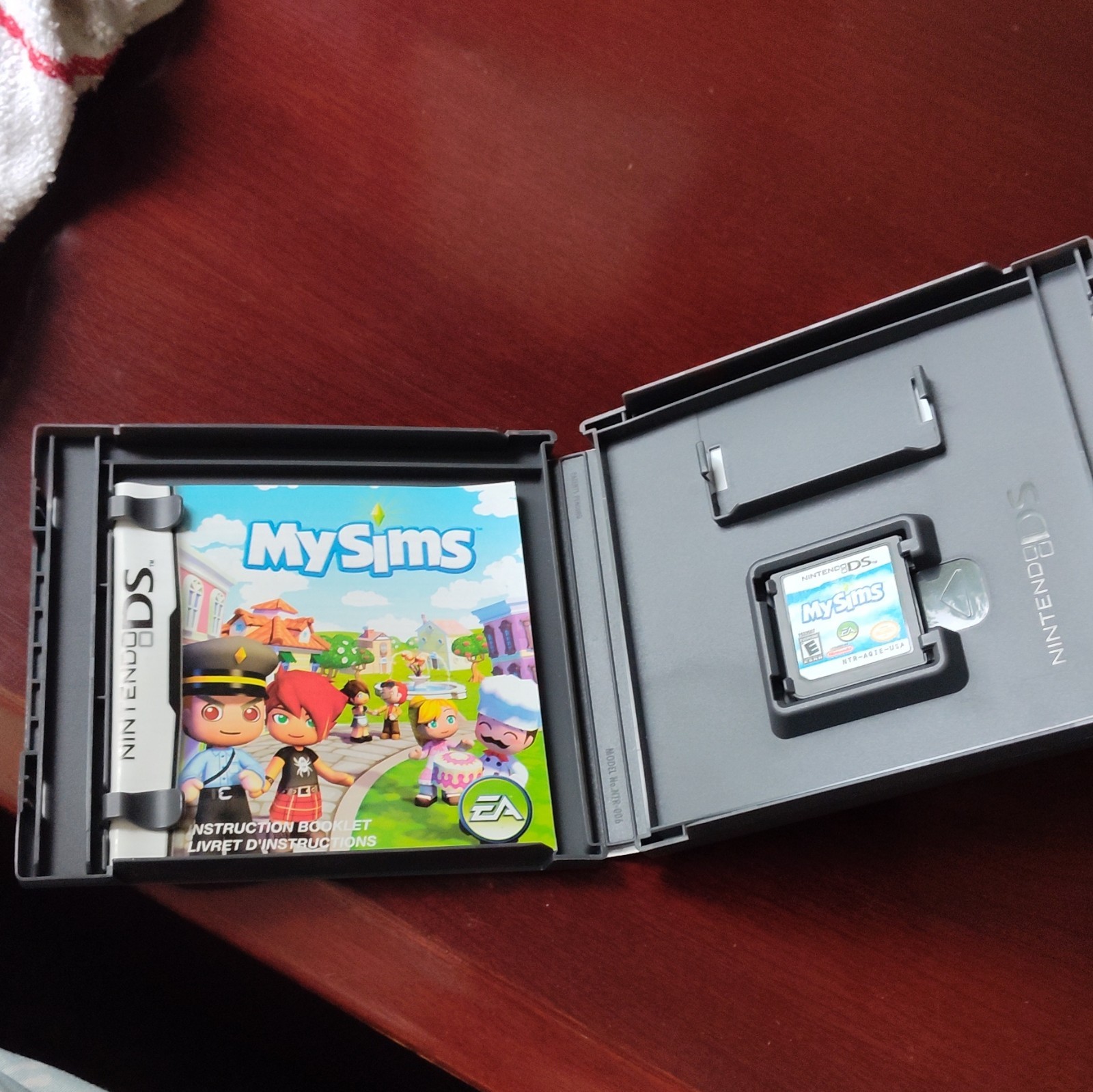 Electronic Arts MySims Nintendo DS NTSC-U/C E 2007 Simulation Manual