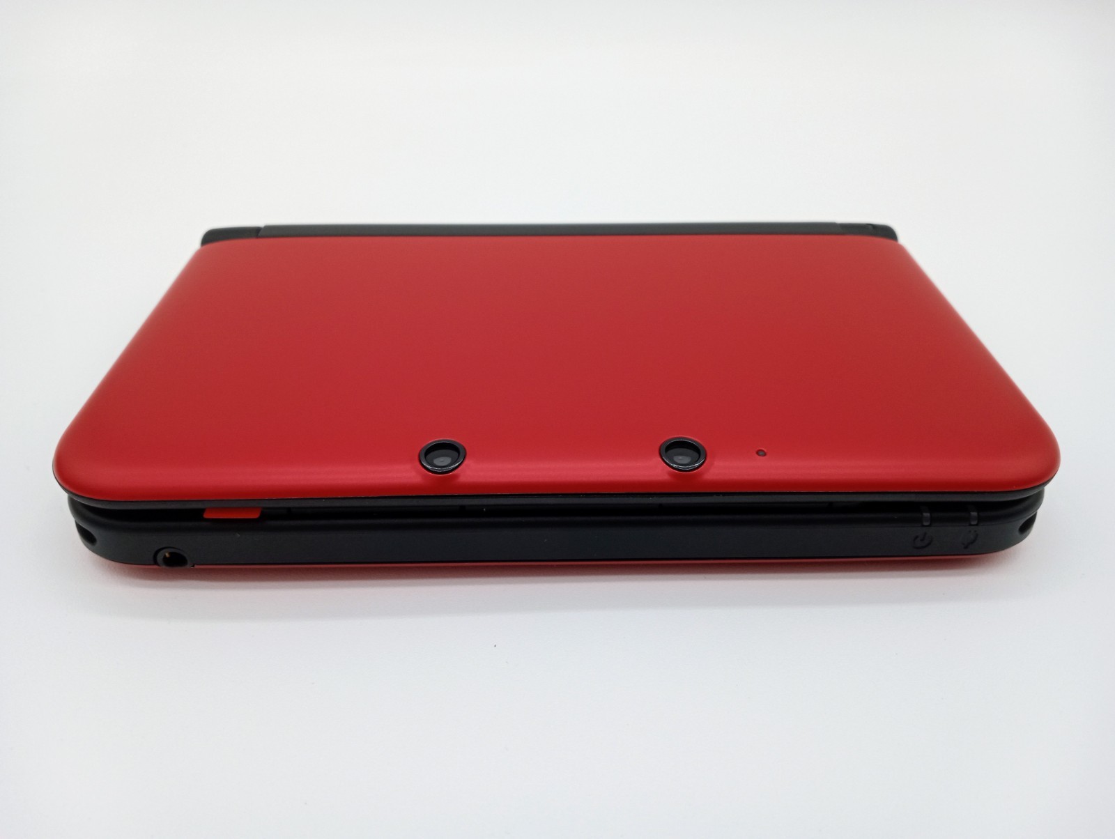 Excellent Condition Nintendo 3DS XL Red Black New Screens Charger Included