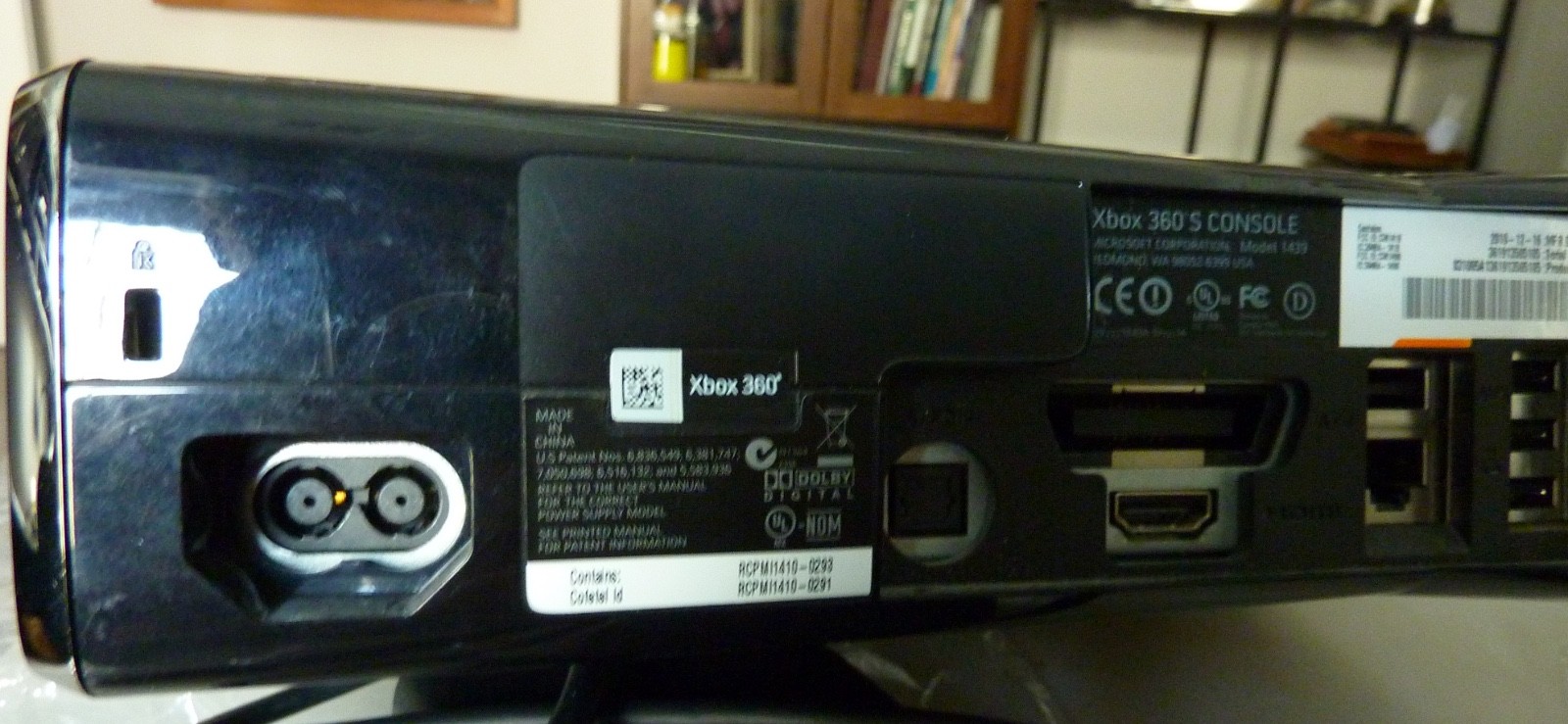Microsoft Xbox 360 S Console Gaming System and Power Cord Glossy Black Works