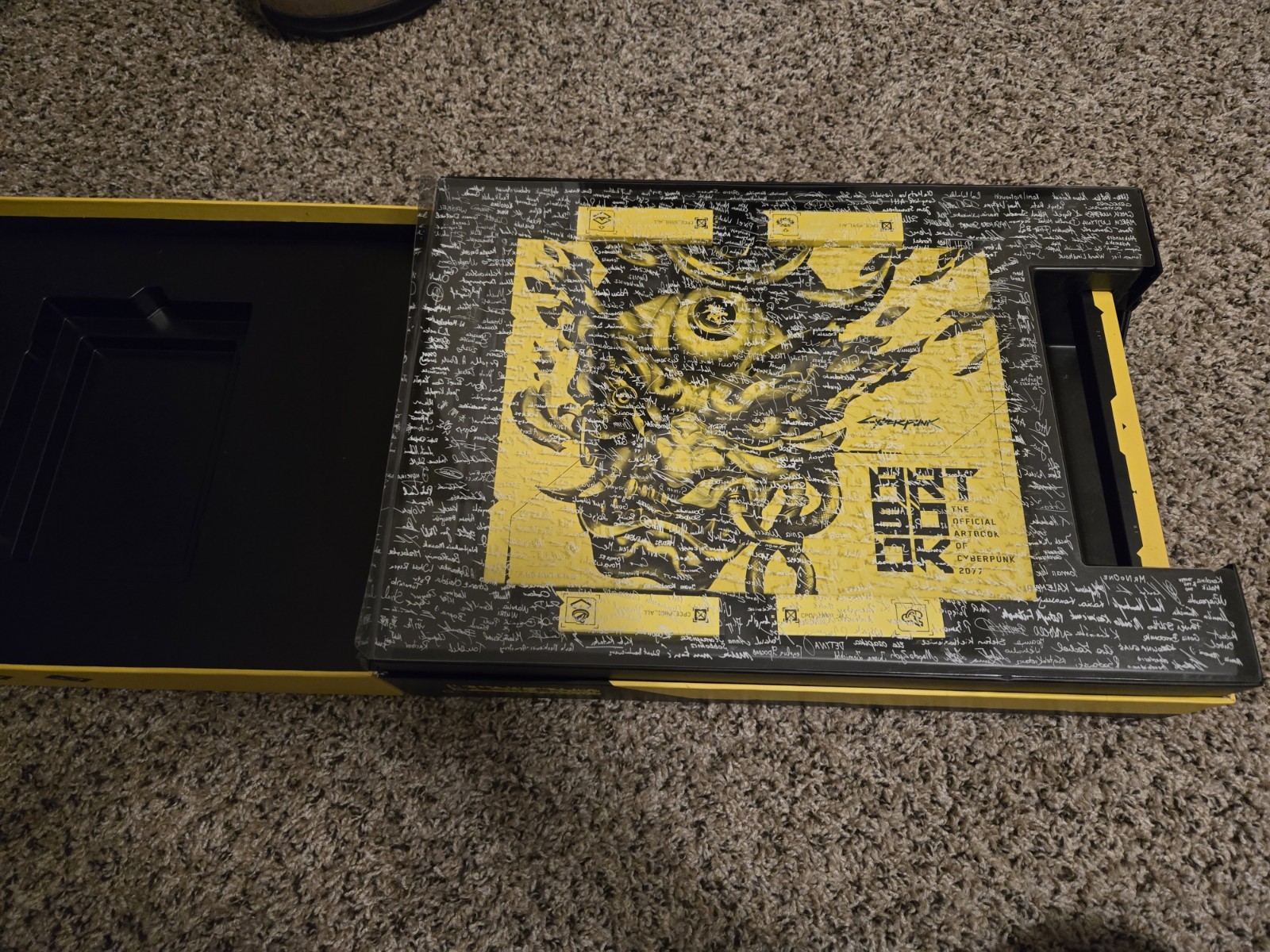 Cyberpunk 2077 Collector’s Edition Box Set w/ Collectibles (NO GAME, STATUE)