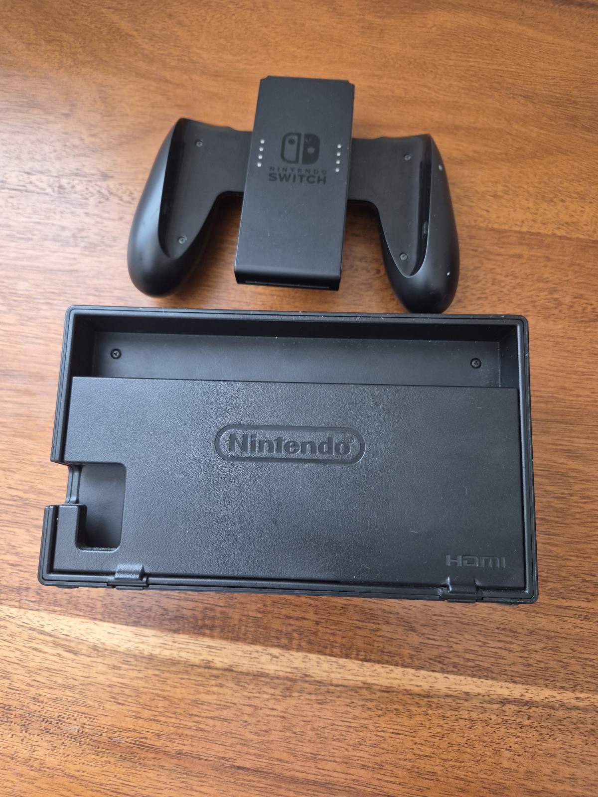 Nintendo Switch Game Console TV Dock HAC-007 & Joy Con Controller HAC-011
