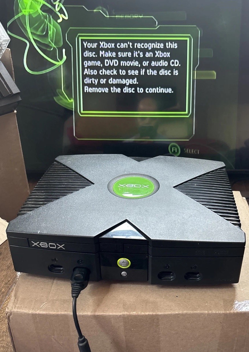 Microsoft Original Xbox Console FOR PARTS OR REPAIR