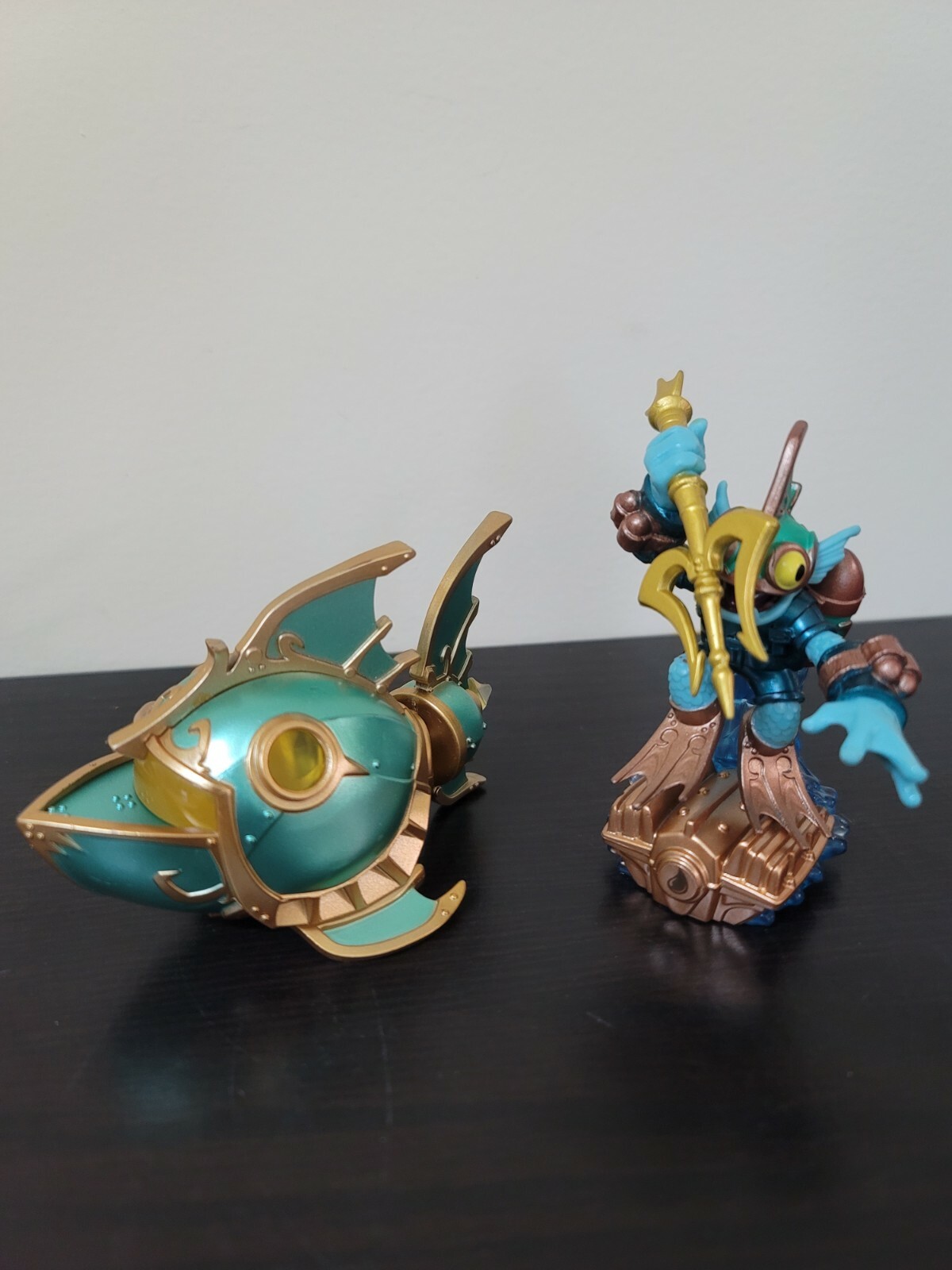 Skylanders SUPERCHARGERS Bundle: DEEP DIVE GILL GRUNT, REEF RIPPER, SEA TROPHY