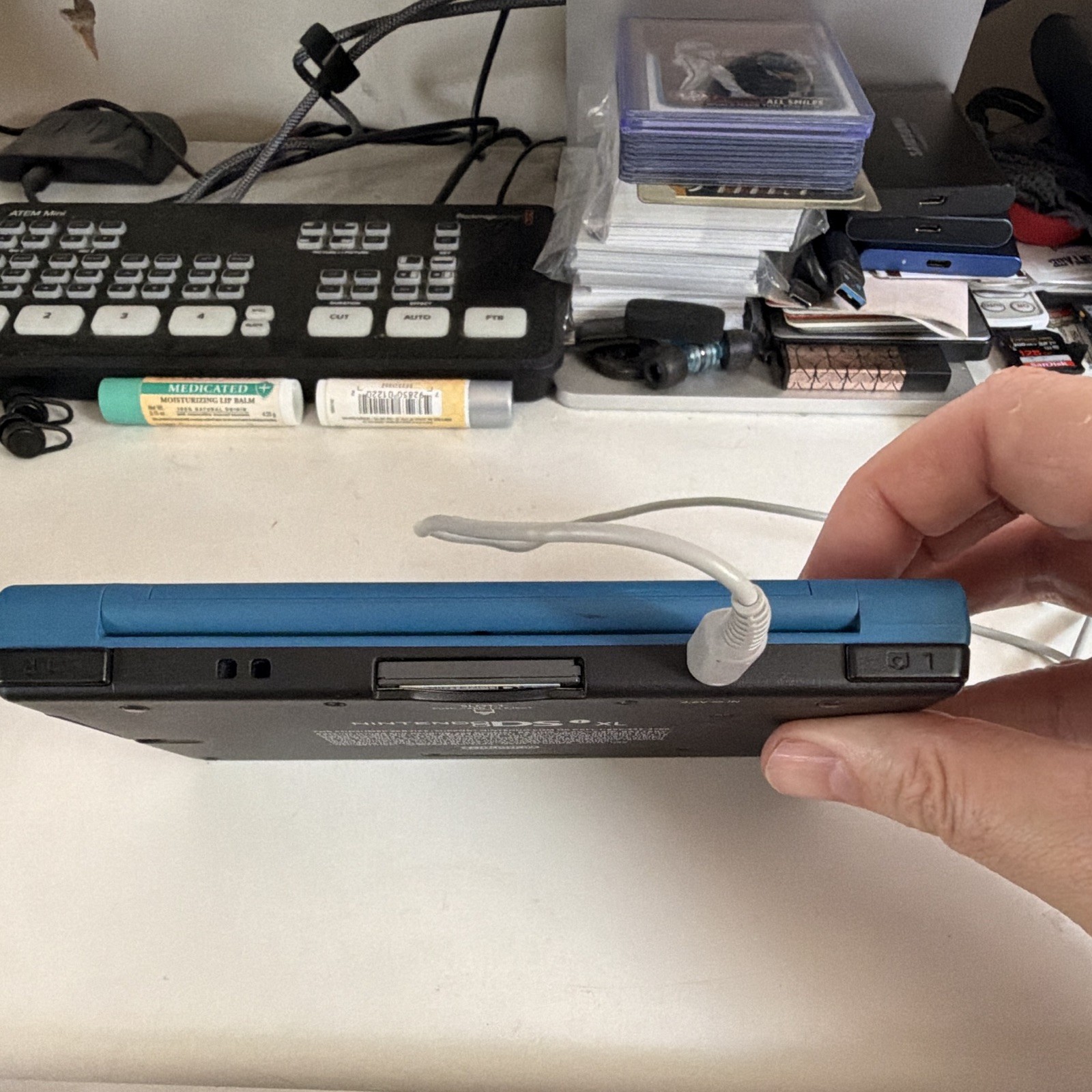 Nintendo DSi XL Blue/Black Handheld System UTL-001(USA) Wi-Fi NTSC-U/C
