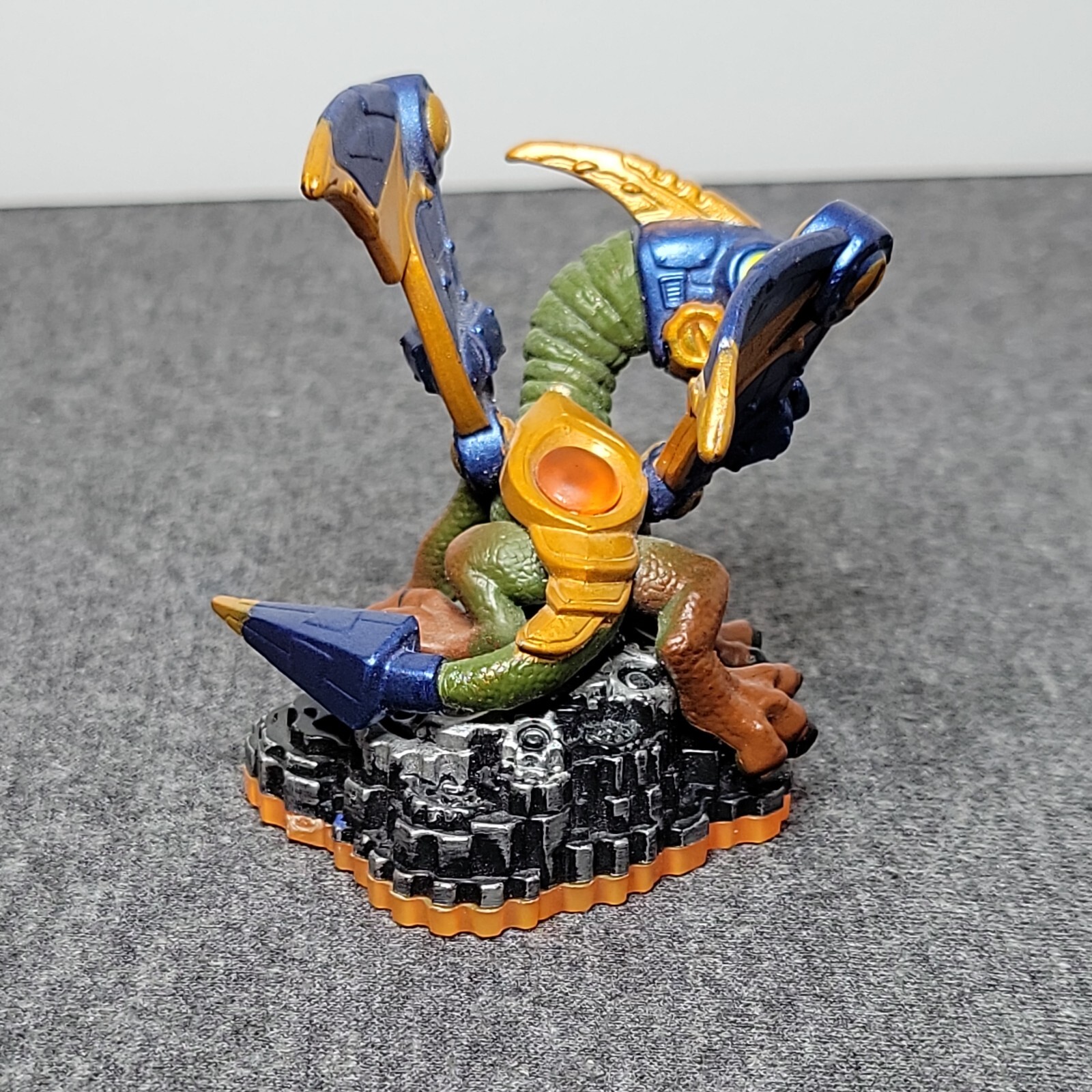 Skylanders Giants Lightcore Drobot Character Figure 84549888 Video Game Toy