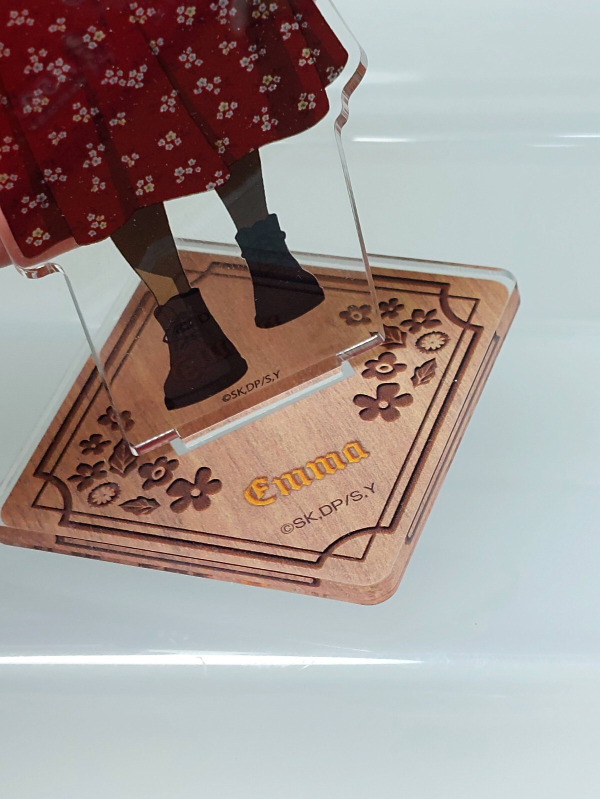 Jump Festa 2020 The Promised Neverland Emma Acrylic Stand Keychain Aniplex 5.5in