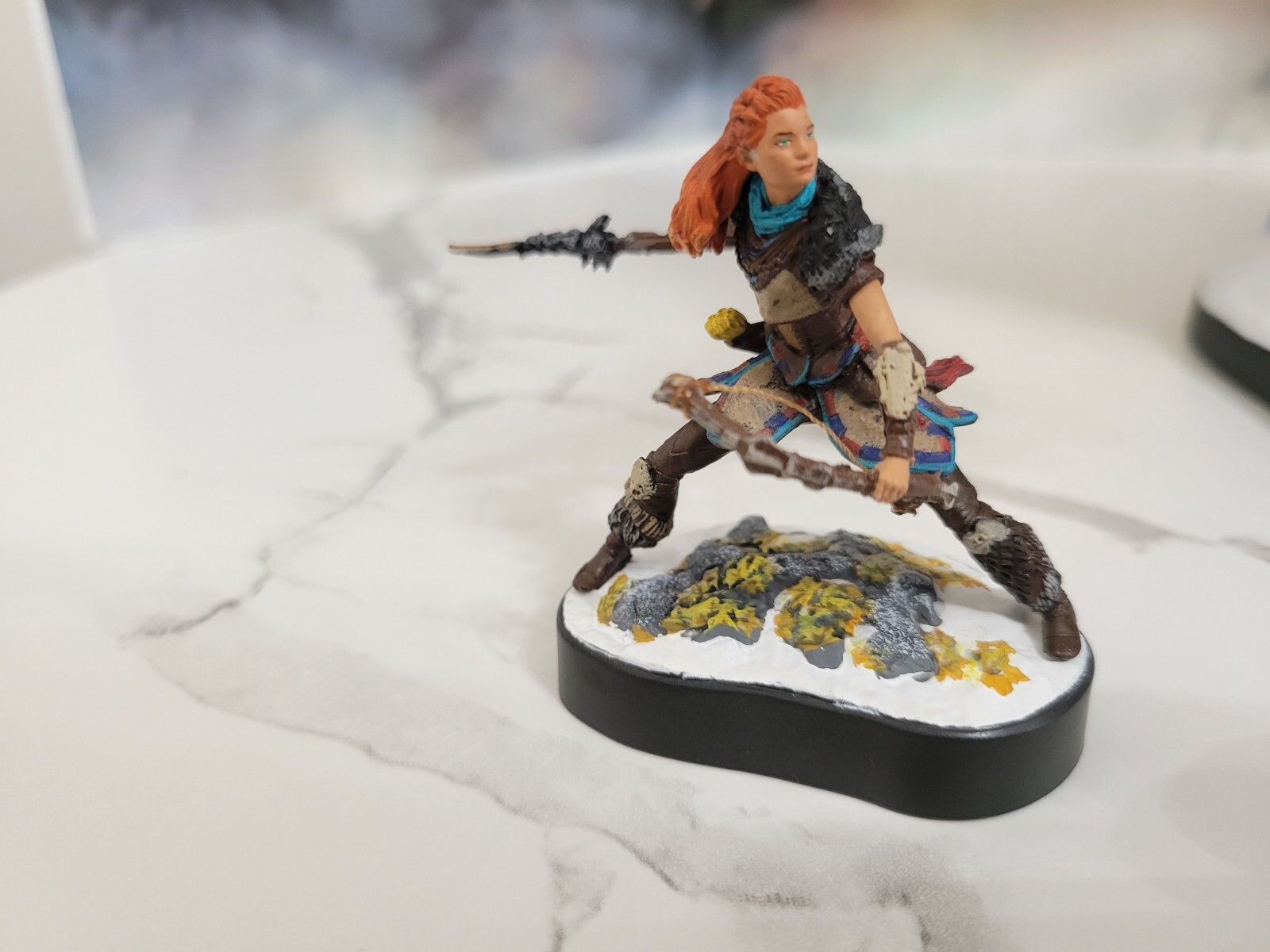 Horizon Forbidden West Regalla Edition Tremortusk Mini Aloy Statue & Background
