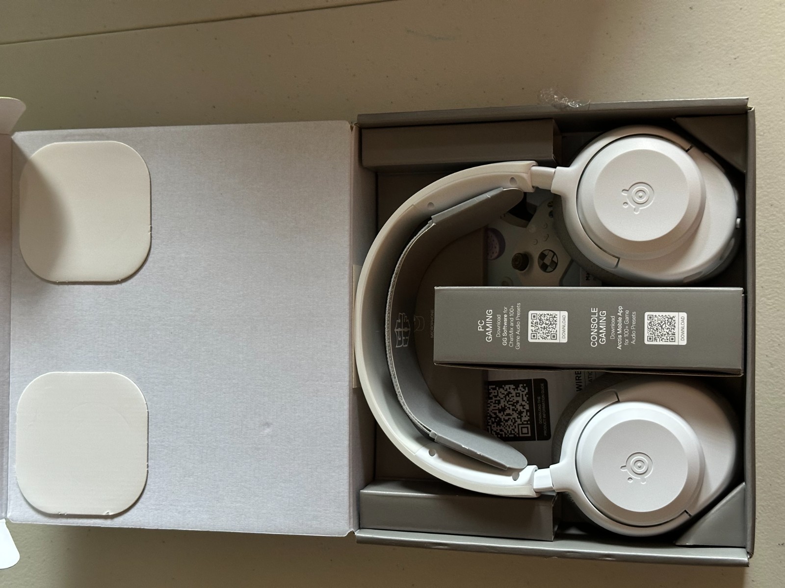SteelSeries Arctis Nova 3X Wireless Multi-Platform Gaming Headset (White)