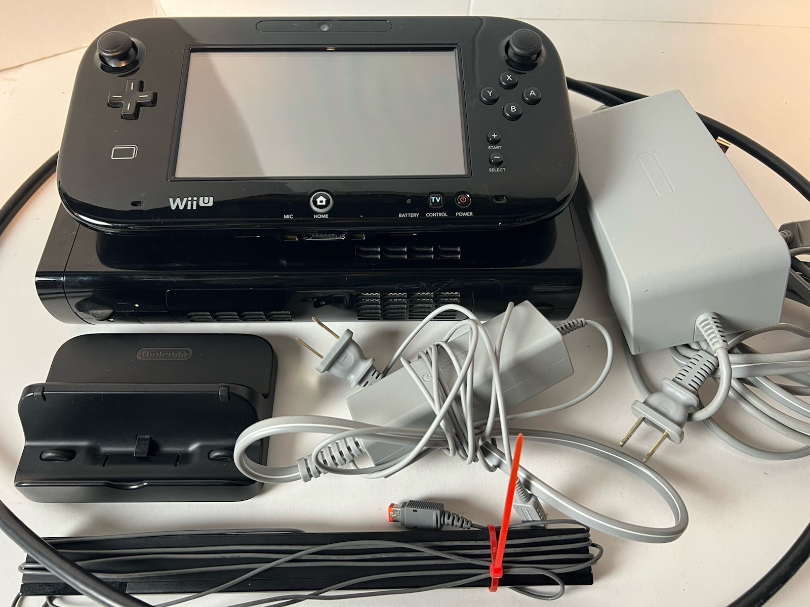 Wii U Console Black 32GB + Zelda Wind Waker HD Already Installed- Tested, Works!