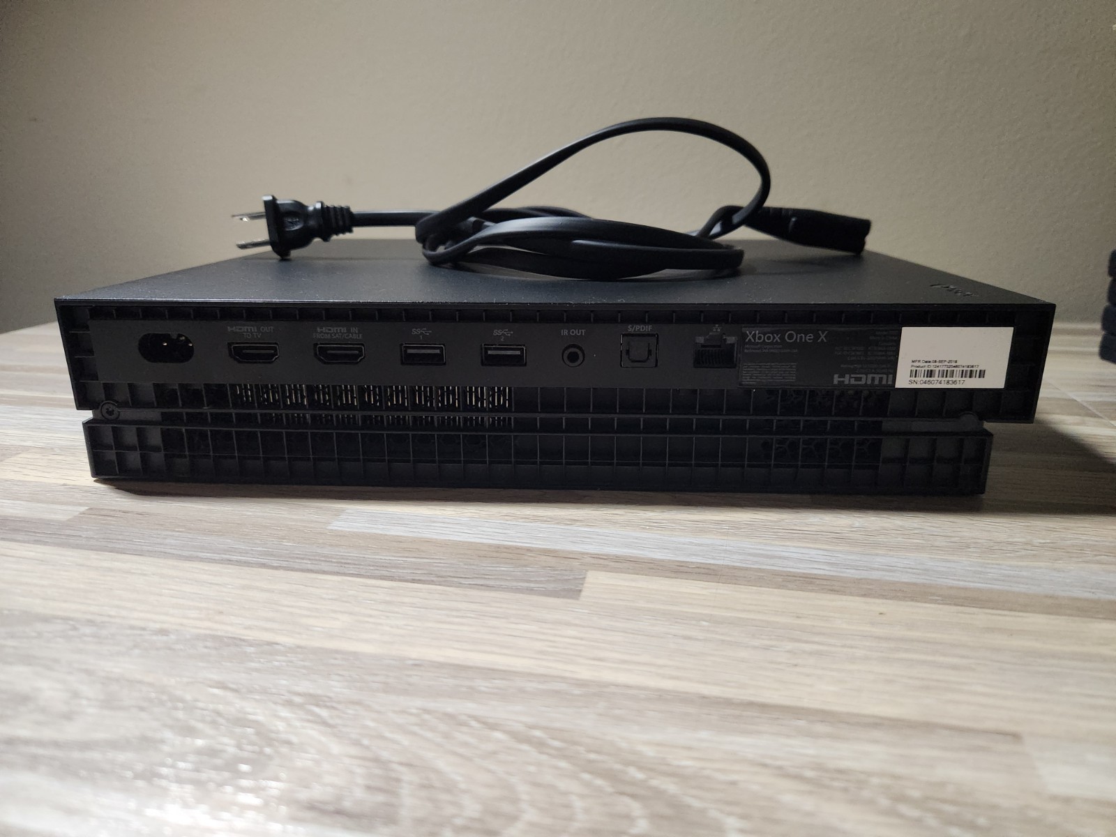 Xbox One X System Console 1 TB (Excellent Condition)
