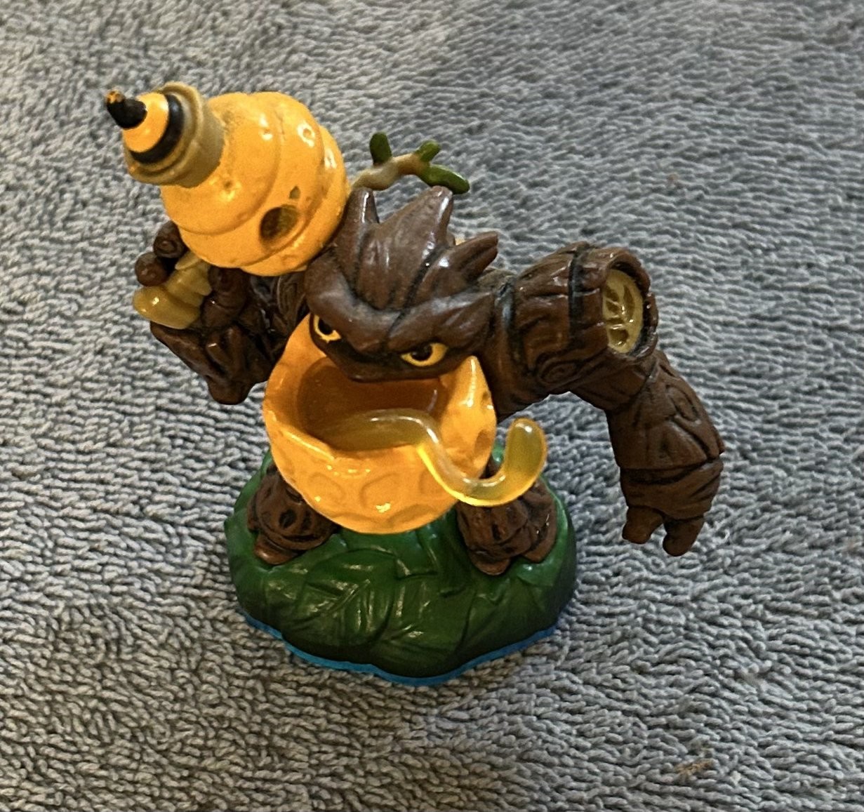 14 Skylanders figures (5 Giants, 9 SWAP Force) – Dune Bug, Bumble Blast – tested