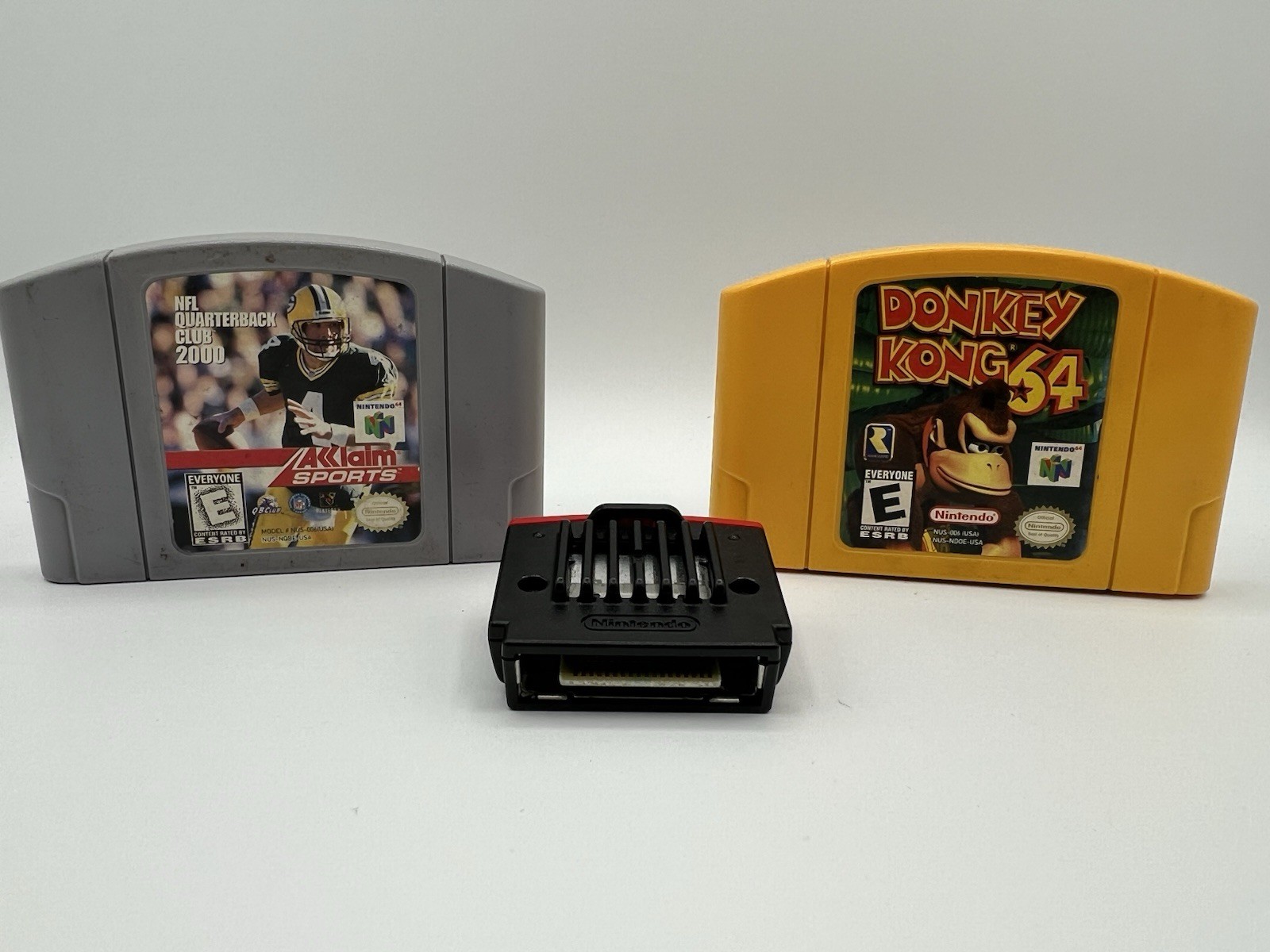 N64 Lot: Donkey Kong 64, NFL Quarterback Club 2000 + Expansion Pak – TESTED