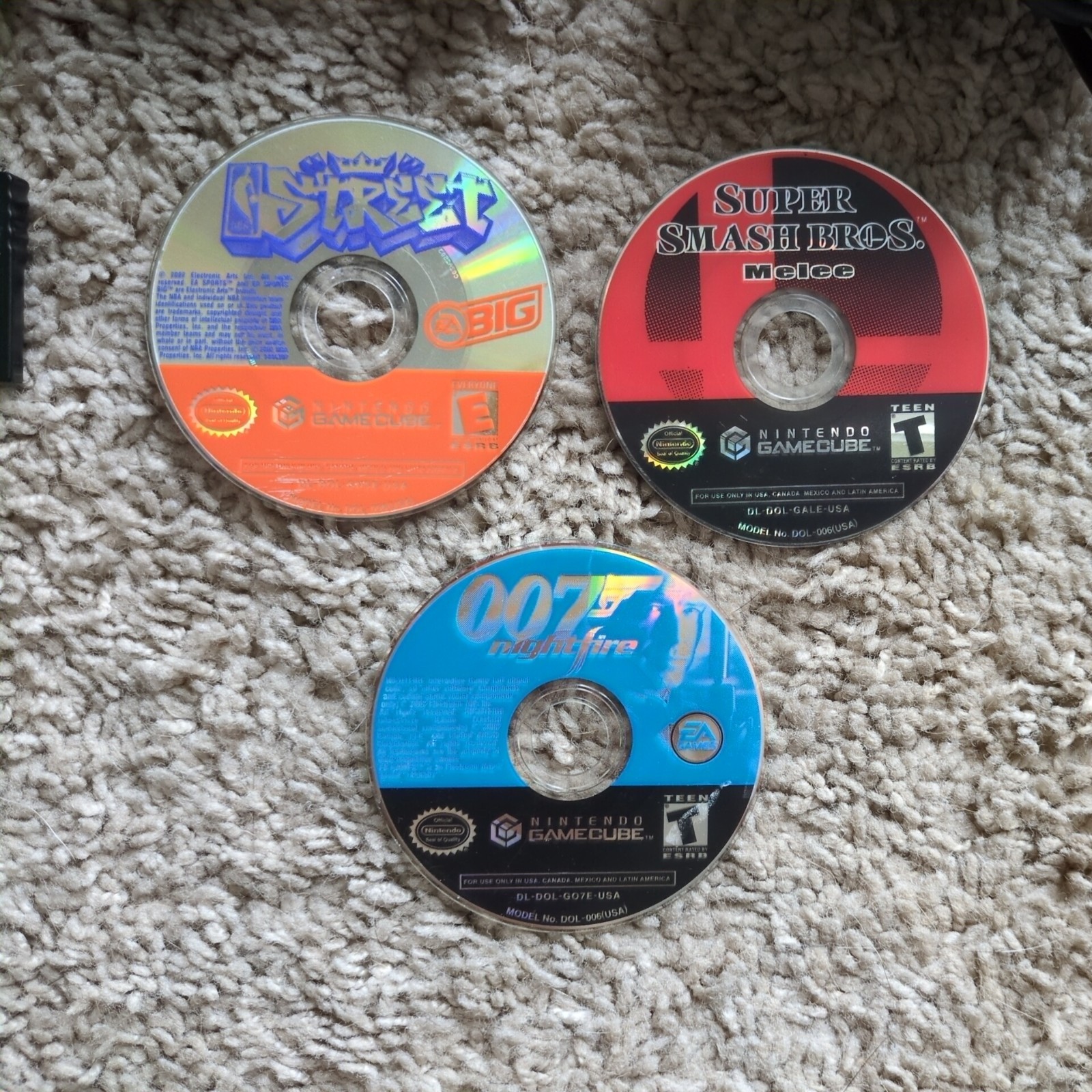 Gamecube Silver Disc Reader not Working Oherwise Complete with Games