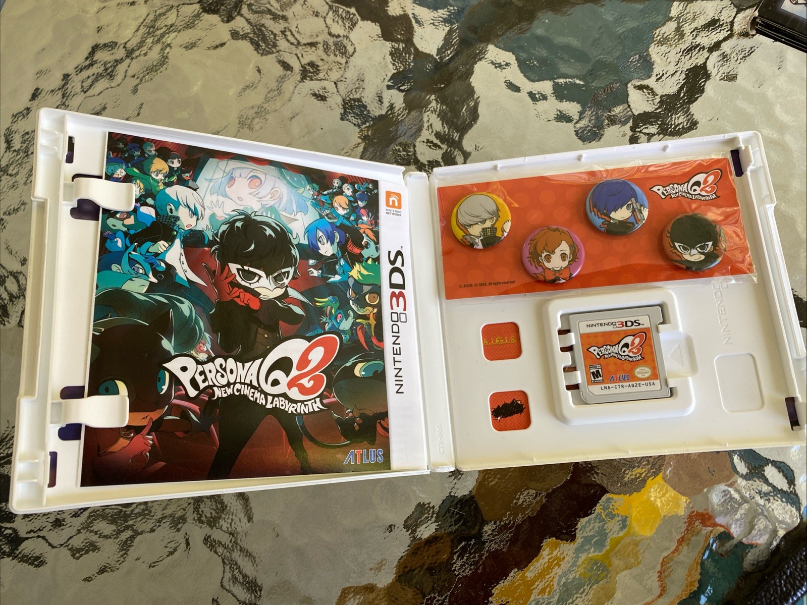 Persona Q2: New Cinema Labyrinth Launch Edition w/ Buttons (3DS) Complete in Box