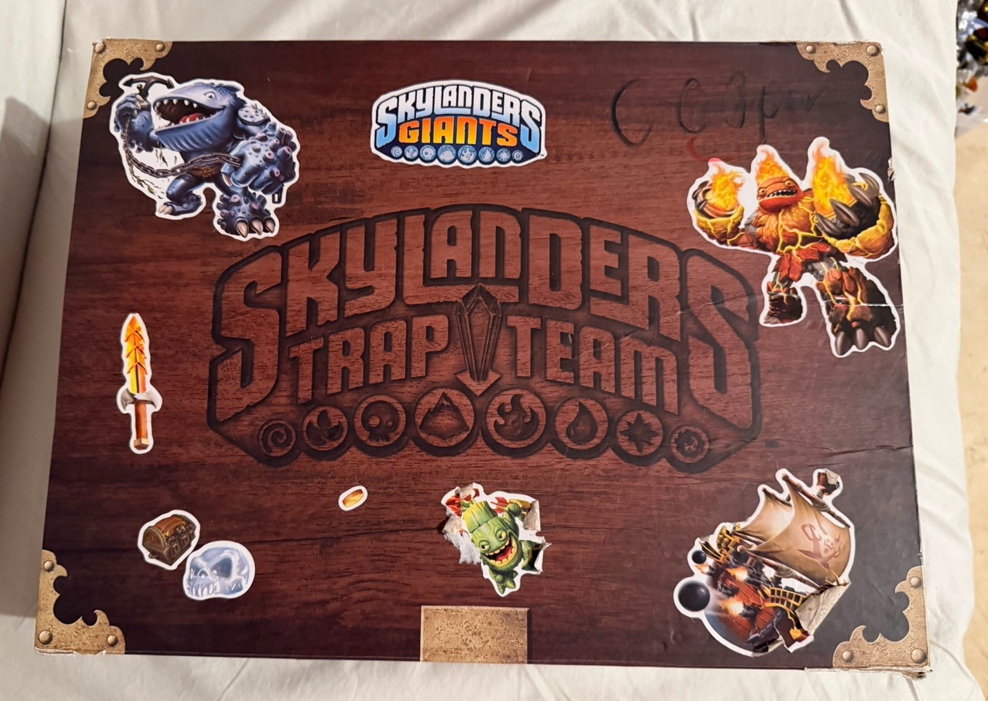 Skylanders Trap Team Collector Storage Box with Traps Rare Collectible