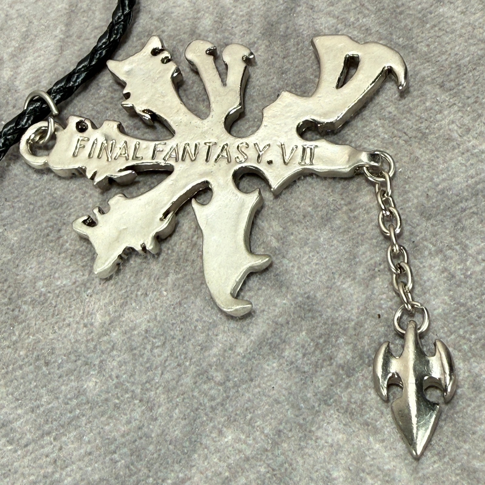 FINAL FANTASY VII Wolf Crest Pendant Necklace 28″ Braided Cord FF7 Cosplay FFVII