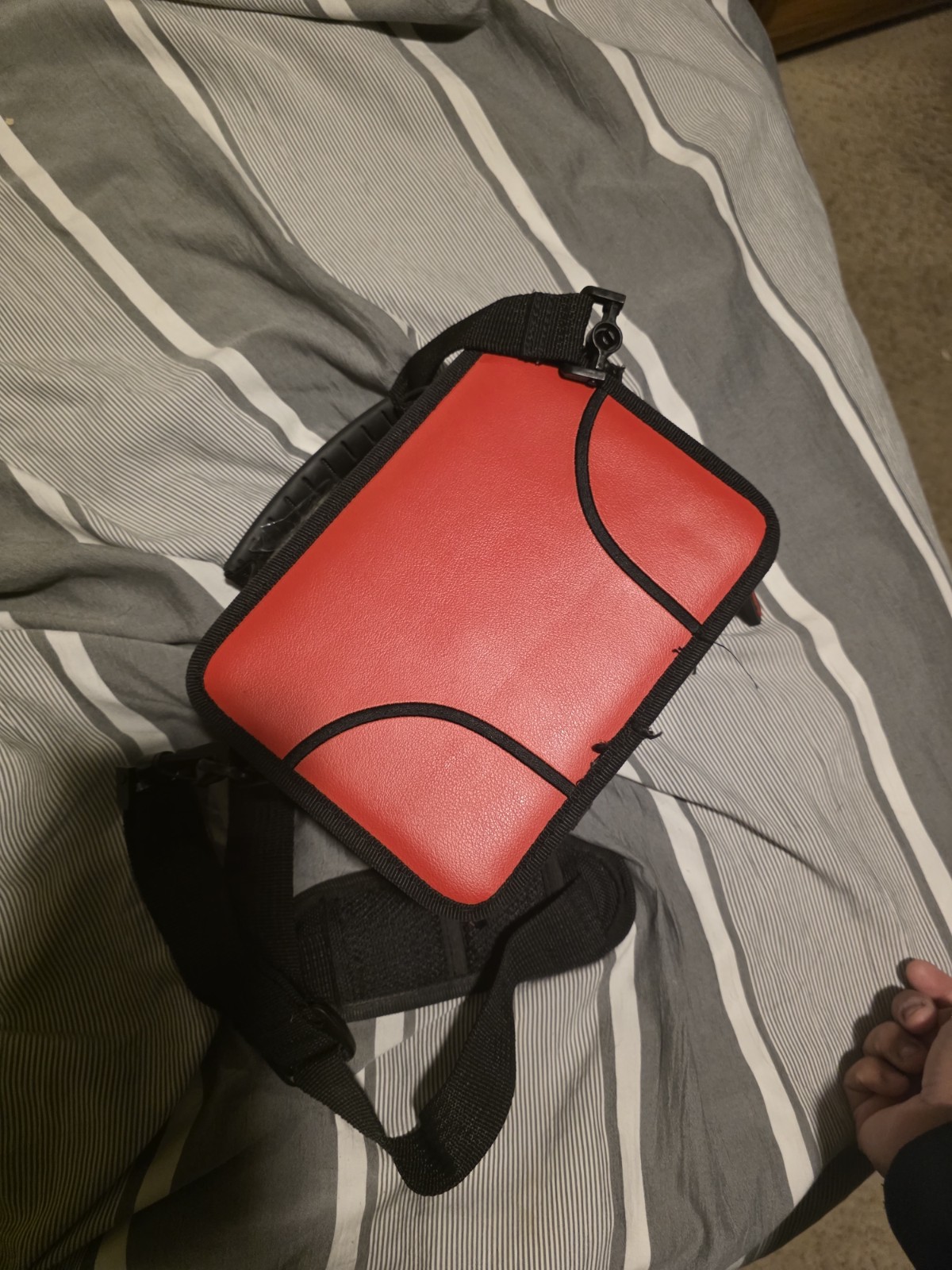 Nintendo DS Lite G-Pak Nakiworld Organizer Travel Carrying Case Bag Red & Black