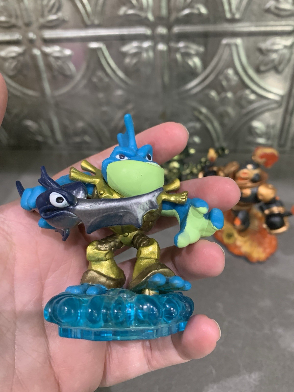 Skylanders Swap Force Blast Zone Color Shift Wash Buckler & Rip Tide