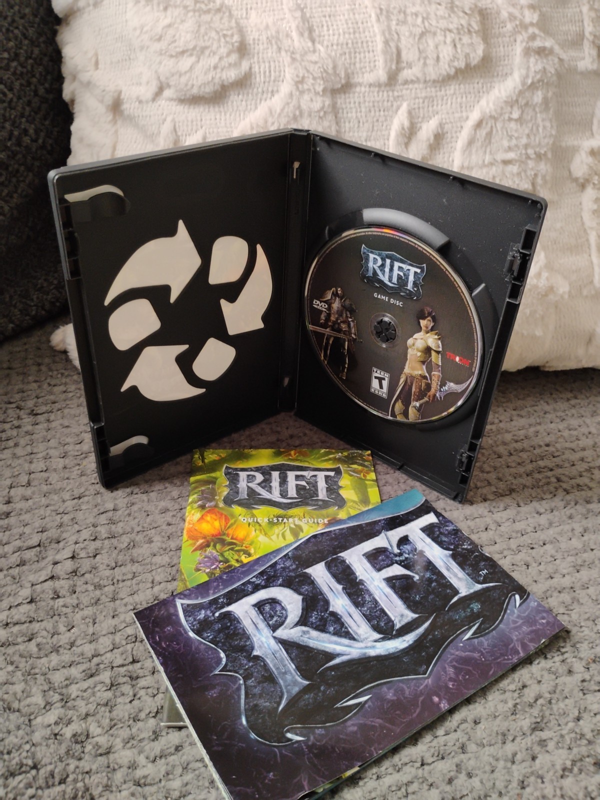 Rift PC DVD-ROM Video Game 2011 Software with Poster Trion role playing
