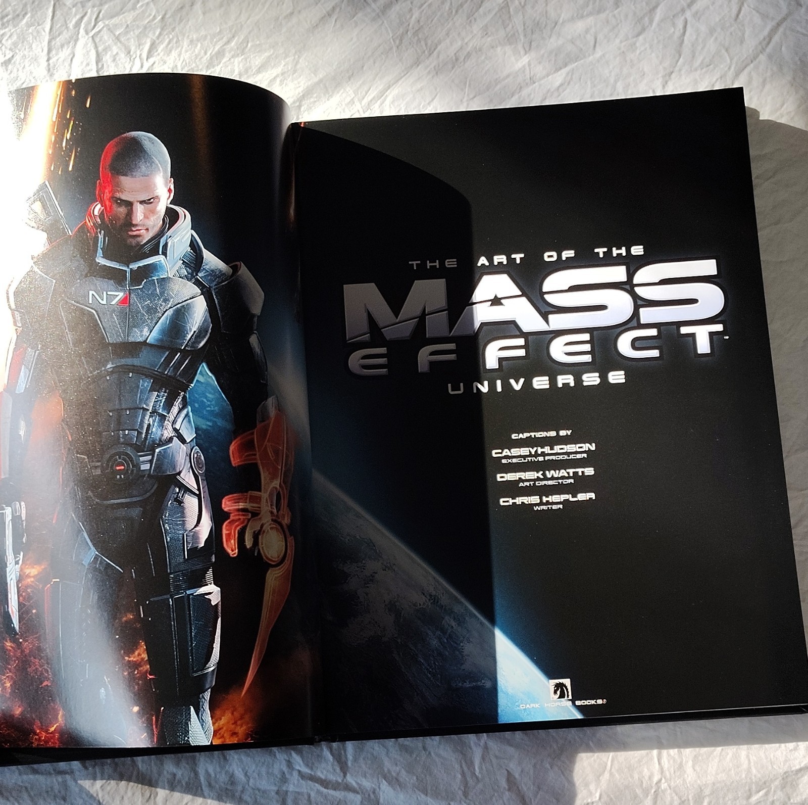 Dark Horse The Art of the Mass Effect Universe Art Book – Shepard, Garrus
