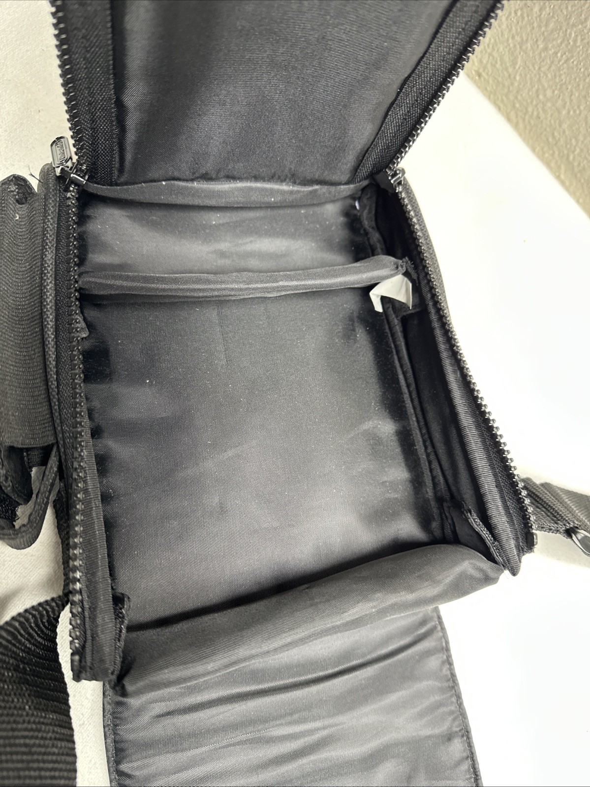 Nintendo GameBoy Advance Official Gray Large Travel Case Bag Vintage READ