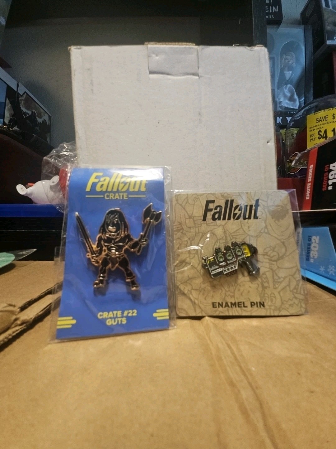 Fallout Culturefly Plasma Pistol & FALLOUT CRATE #22 Guts Enamel Pin Set NIB!!!!