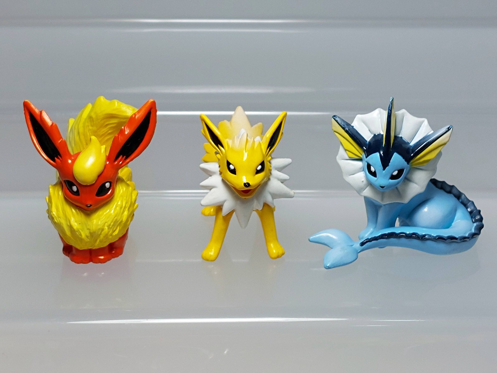 Flareon Jolteon Vaporeon Pokemon Monster Collection Figure Tomy S03 1.6-1.8in