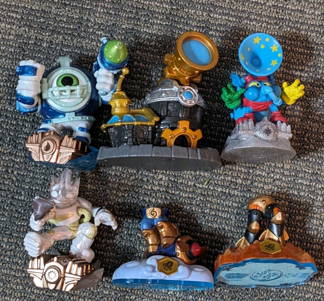 Skylanders Lot 4 Full Figures, 2 Swap Force Half Body Parts